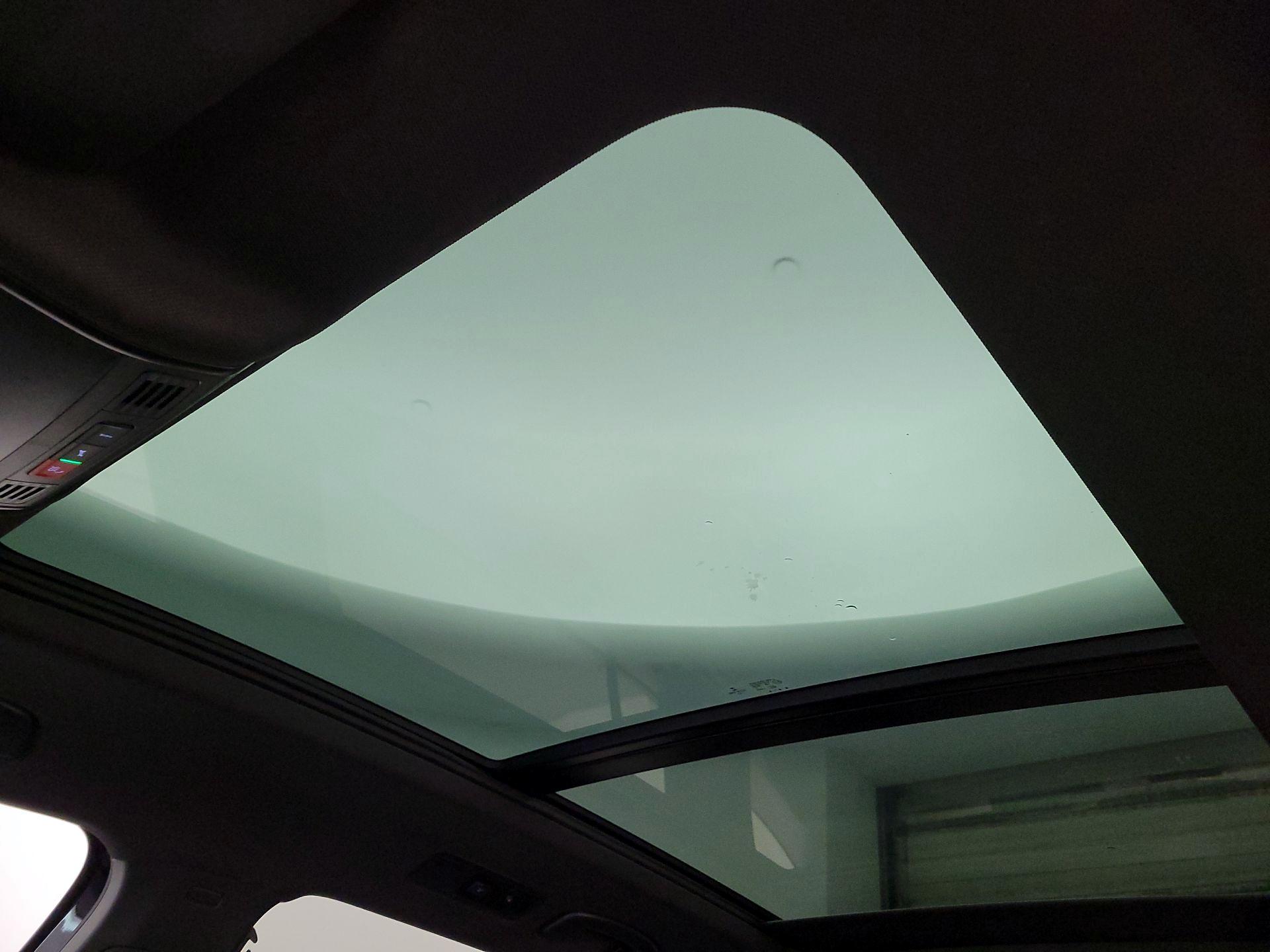 Thumbnail: 2022 Volkswagen Tiguan - 19