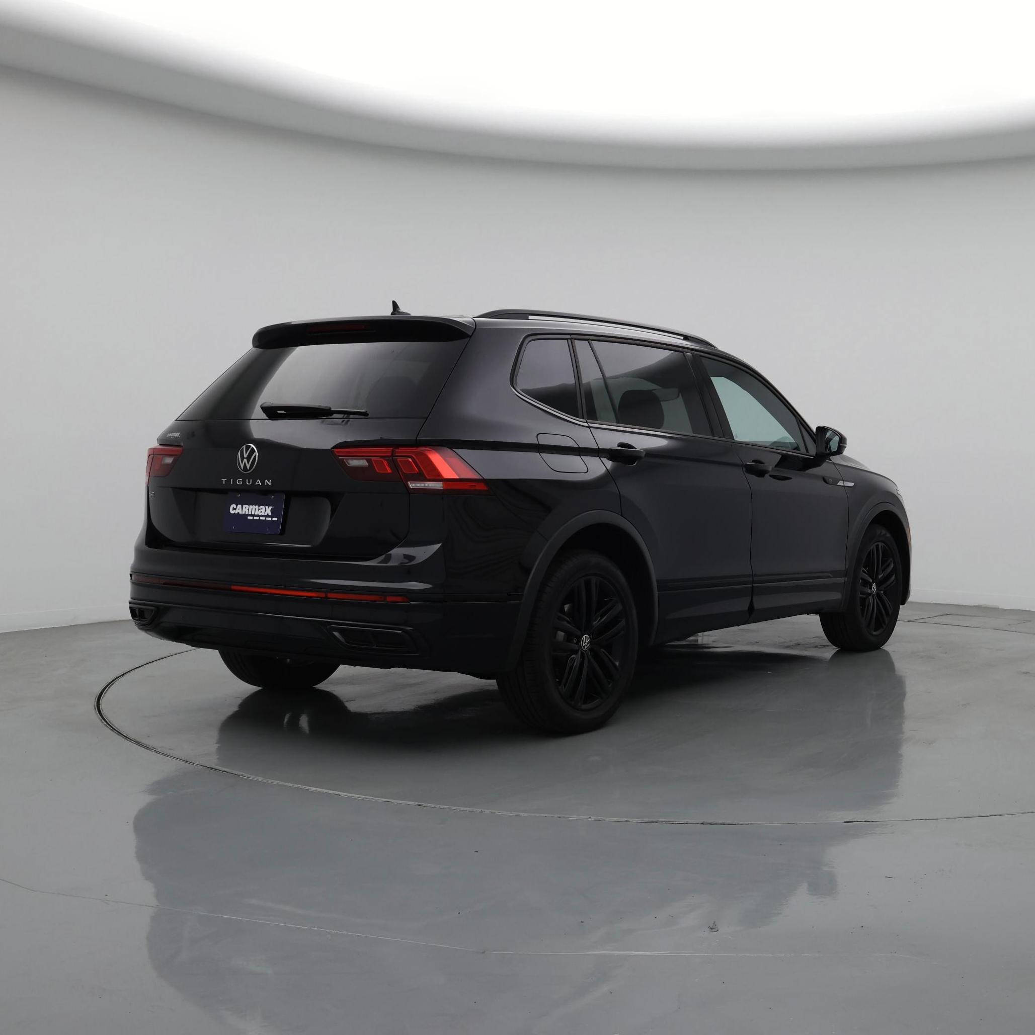 Thumbnail: 2022 Volkswagen Tiguan - 8