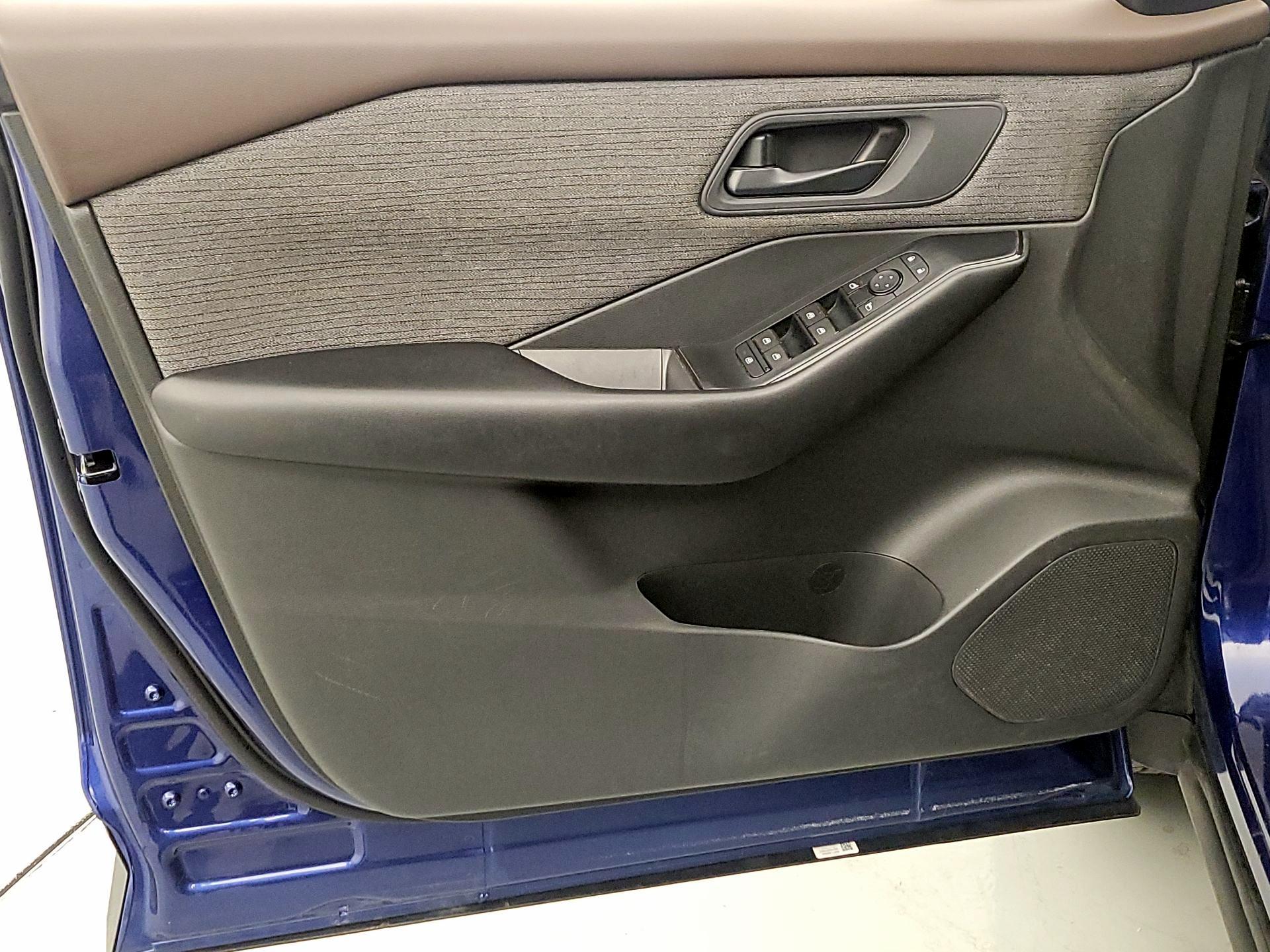 Thumbnail: 2023 Nissan Rogue - 12