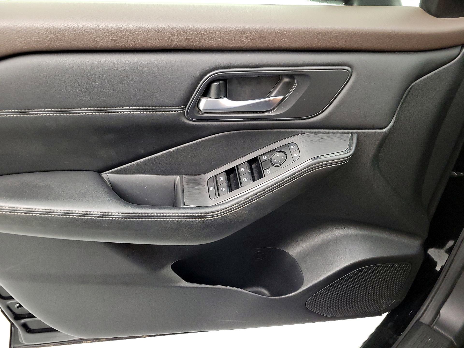 Thumbnail: 2023 Nissan Rogue - 12