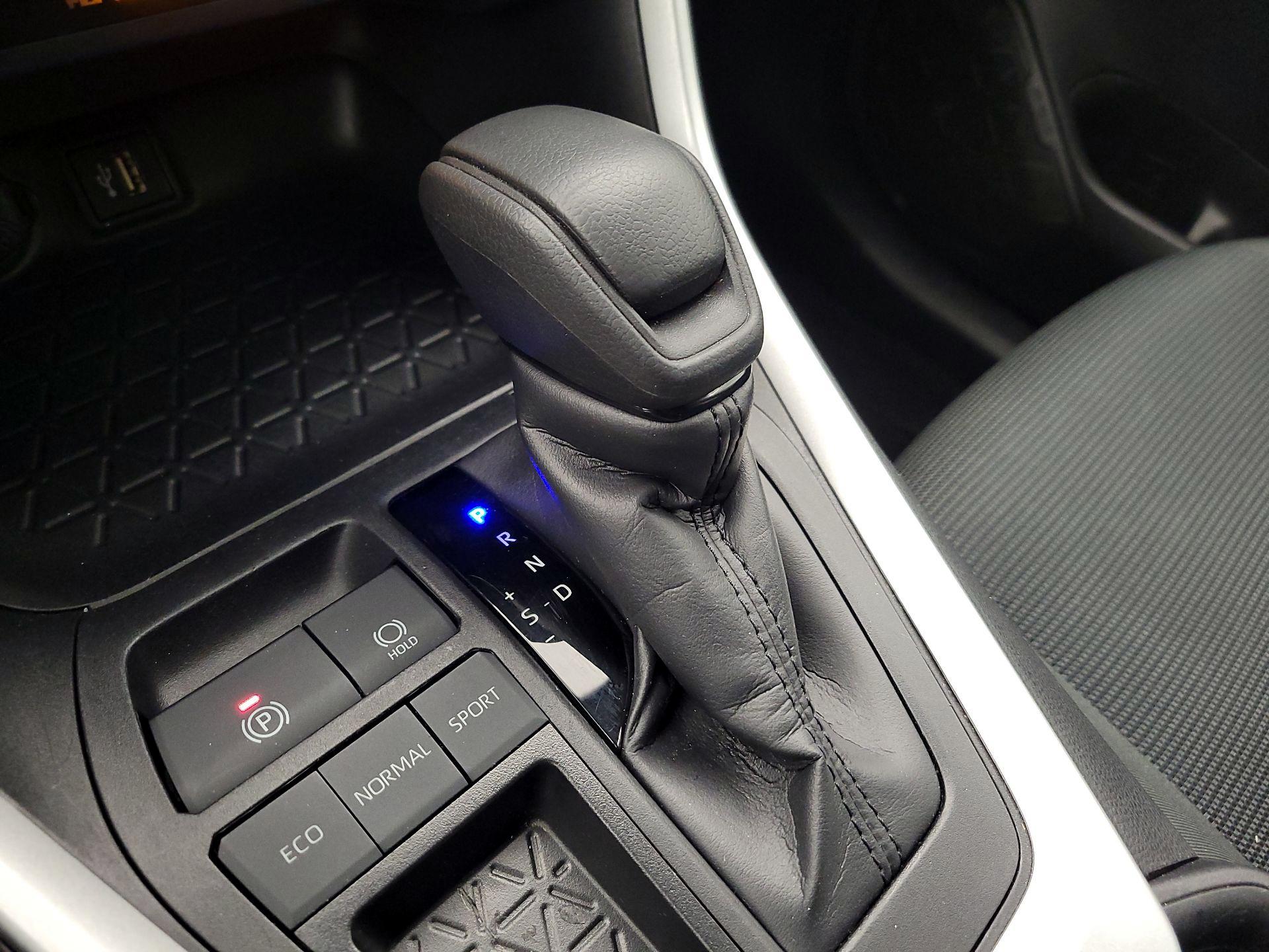 Thumbnail: 2024 Toyota RAV4 - 17