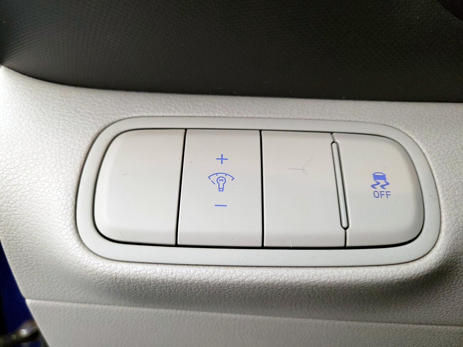 Thumbnail: 2023 Hyundai Venue - 13