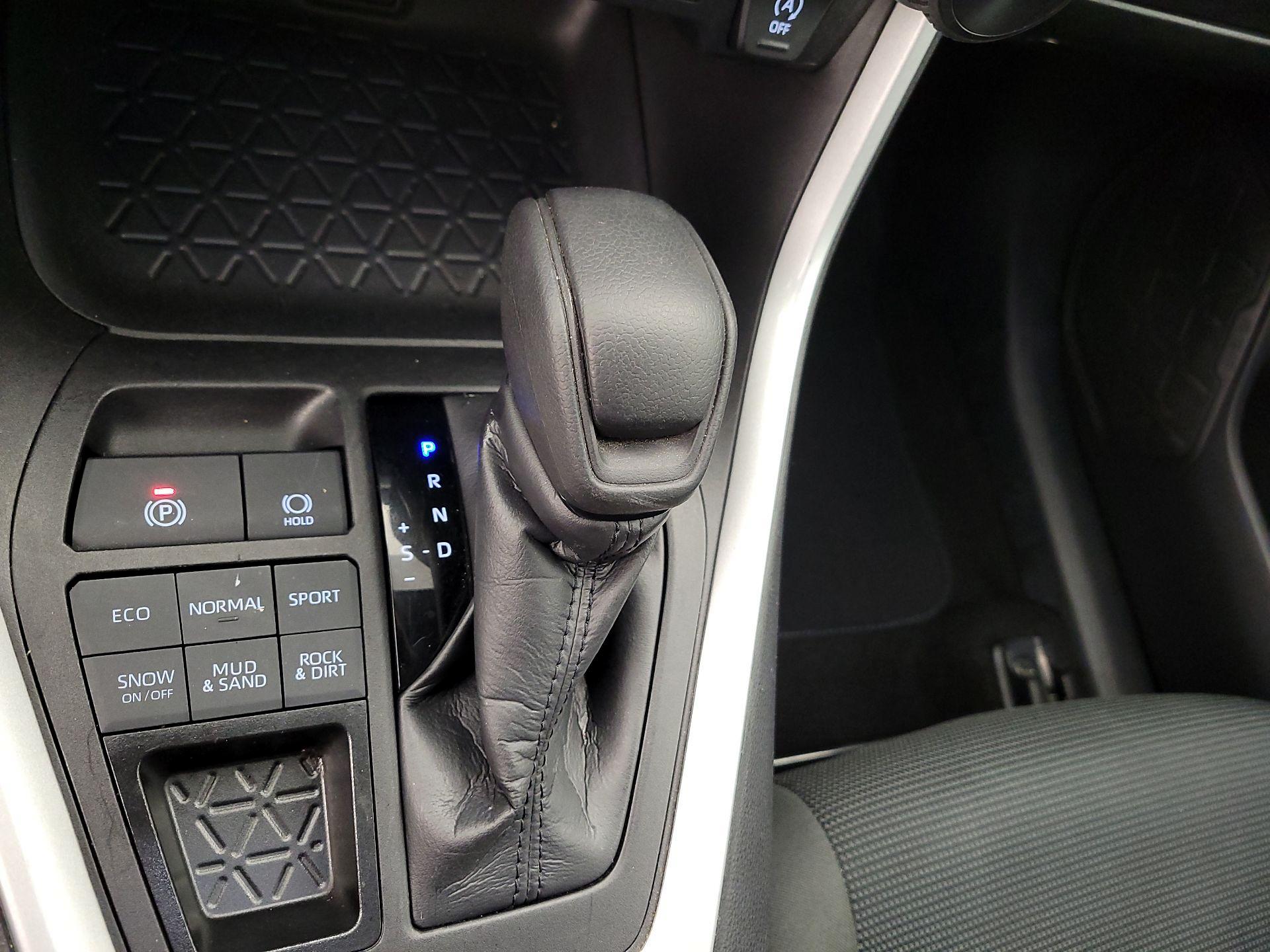 Thumbnail: 2024 Toyota RAV4 - 17