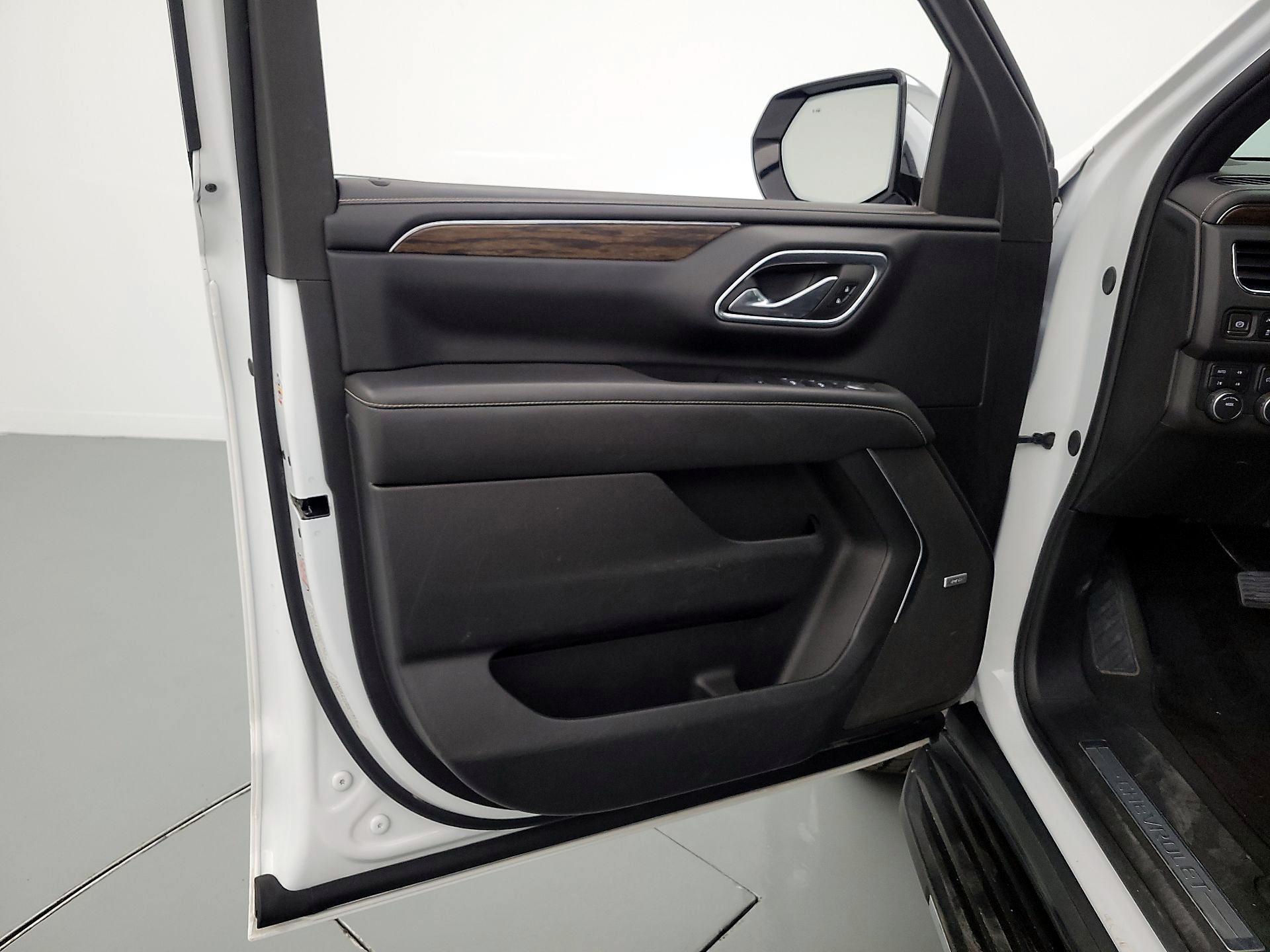 Thumbnail: 2023 Chevrolet Suburban - 12