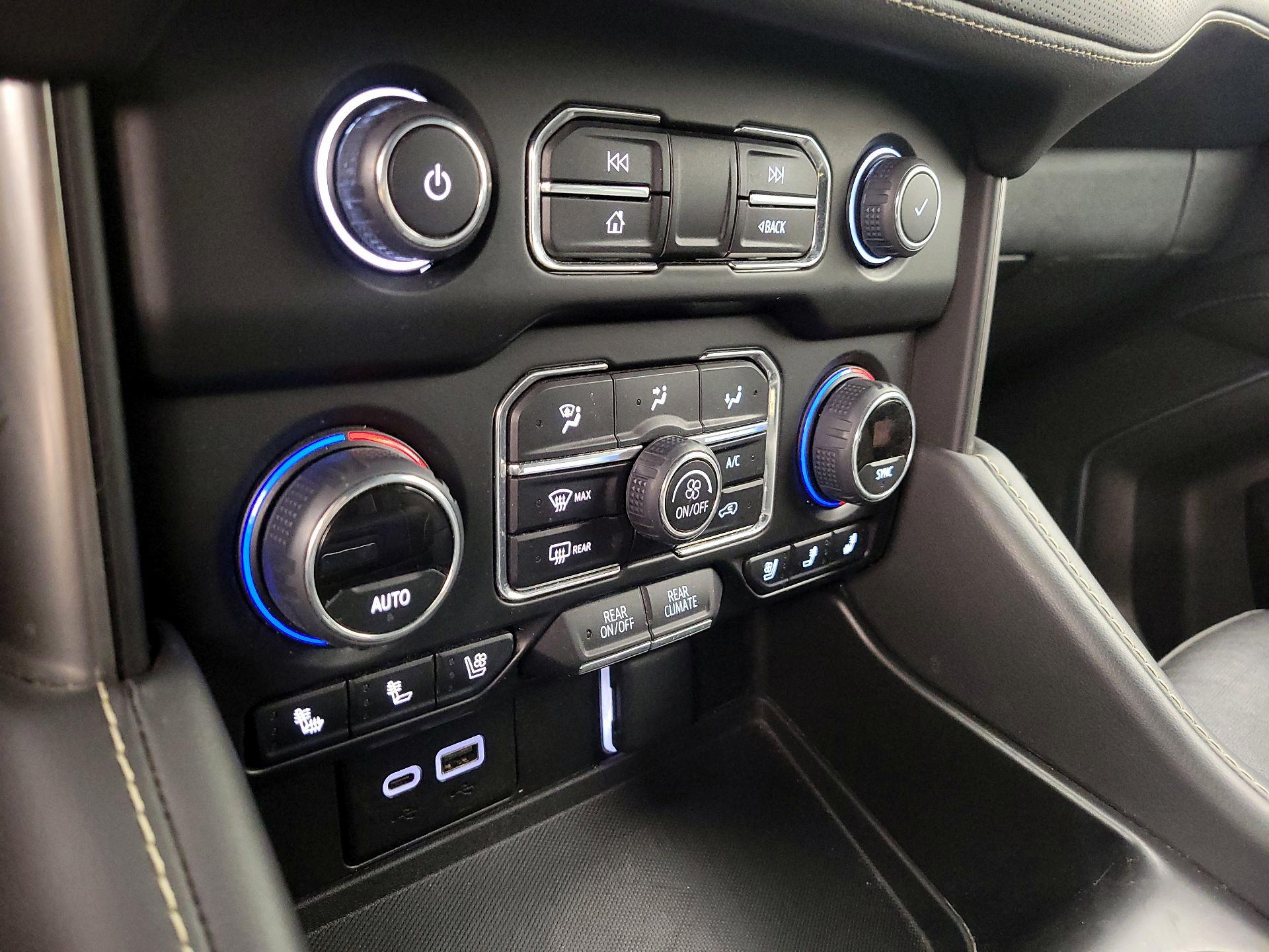 Thumbnail: 2023 Chevrolet Suburban - 16