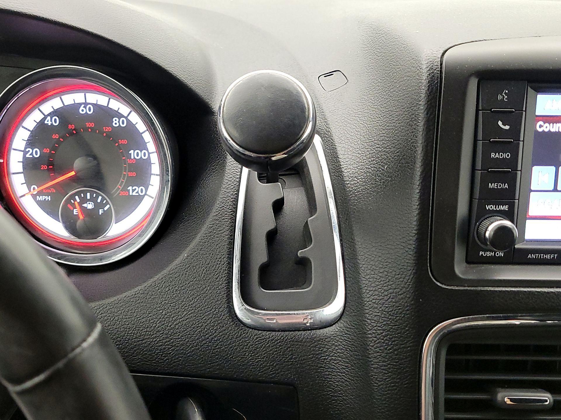 Thumbnail: 2017 Dodge Grand Caravan - 17