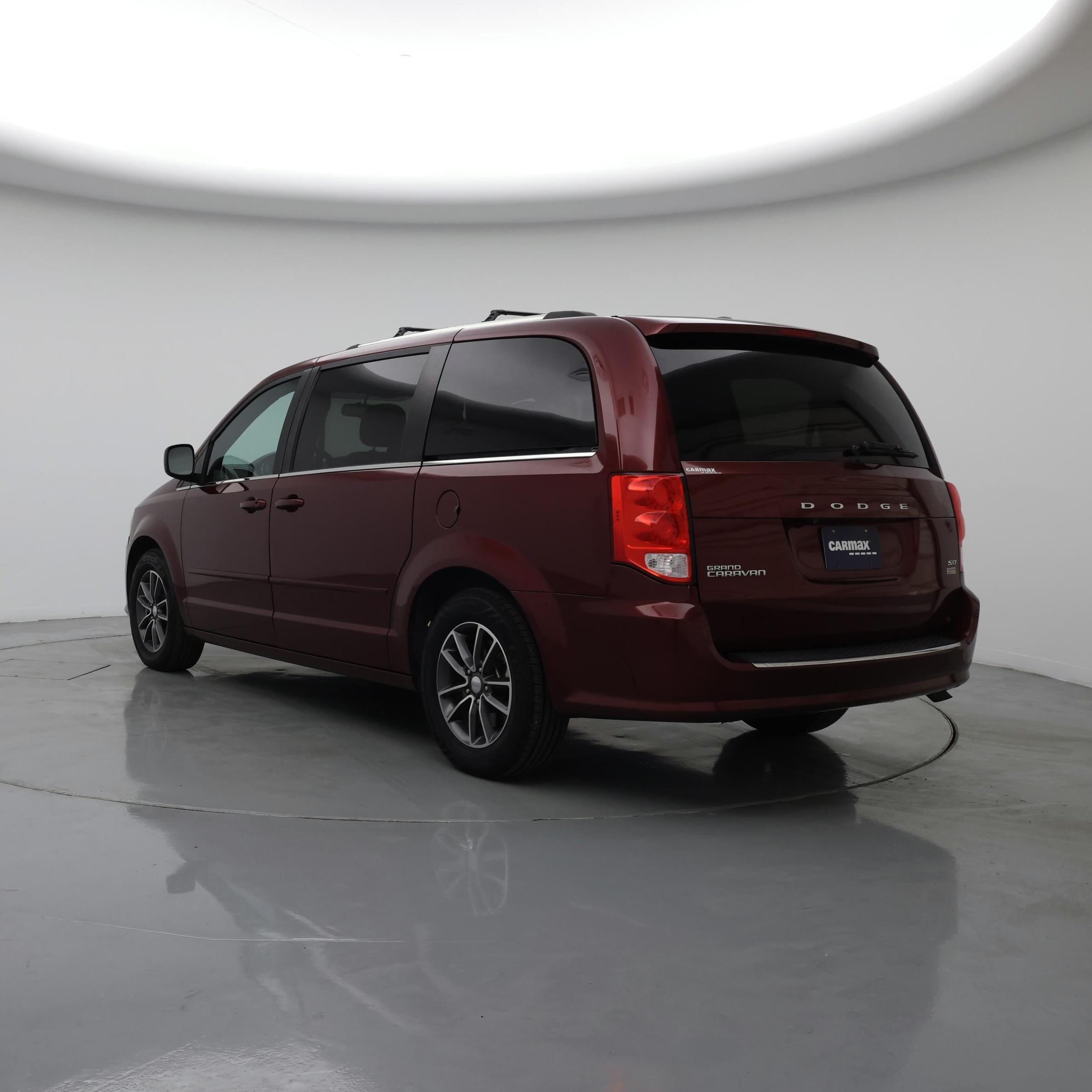 Thumbnail: 2017 Dodge Grand Caravan - 2