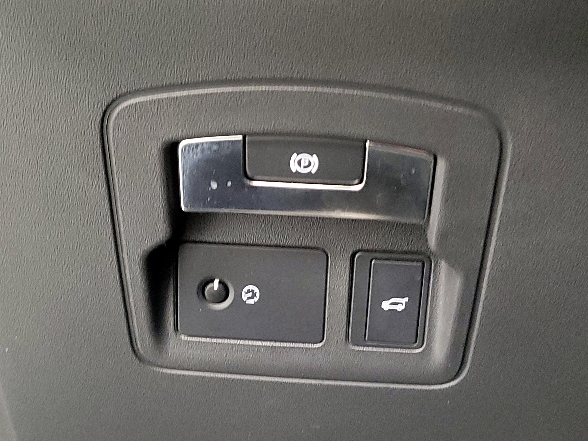 Thumbnail: 2018 Land Rover Range Rover Velar - 13