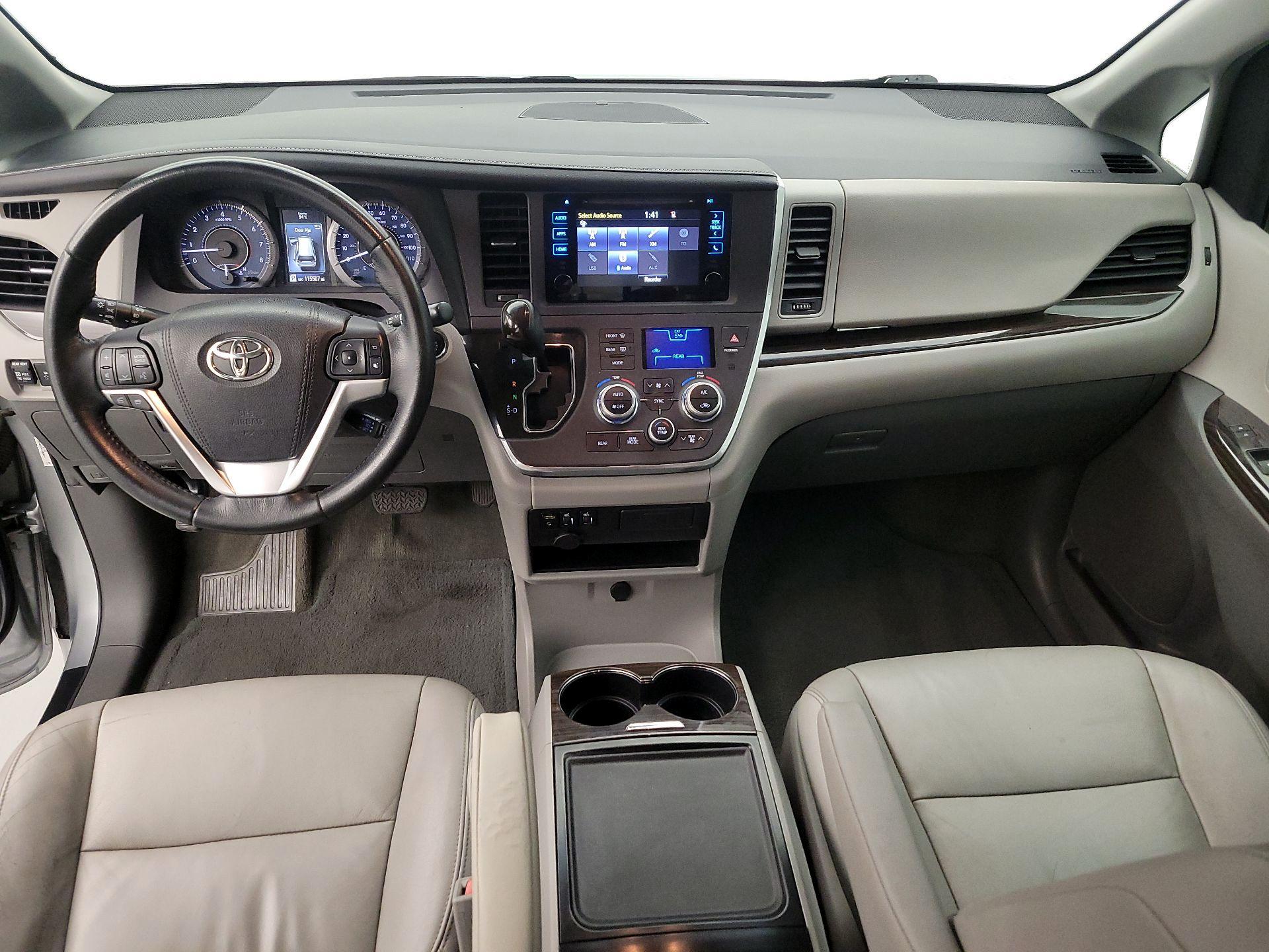 Thumbnail: 2015 Toyota Sienna - 9