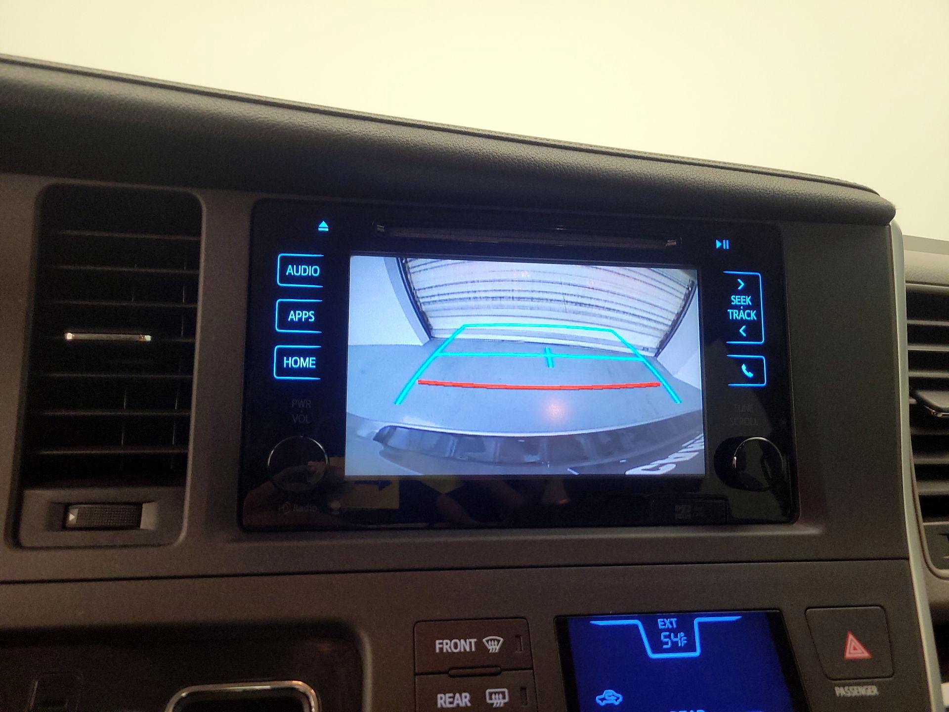 Thumbnail: 2015 Toyota Sienna - 14