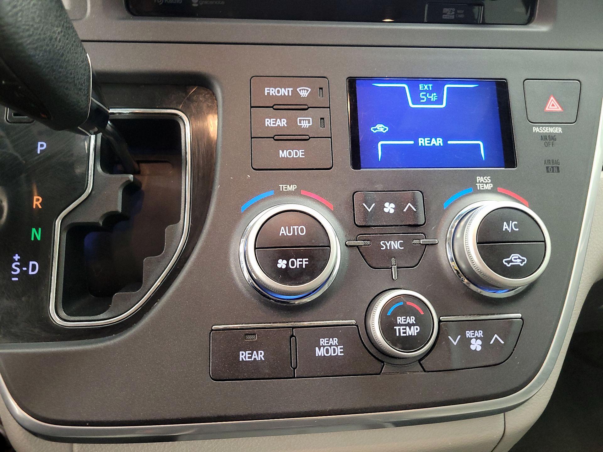 Thumbnail: 2015 Toyota Sienna - 16