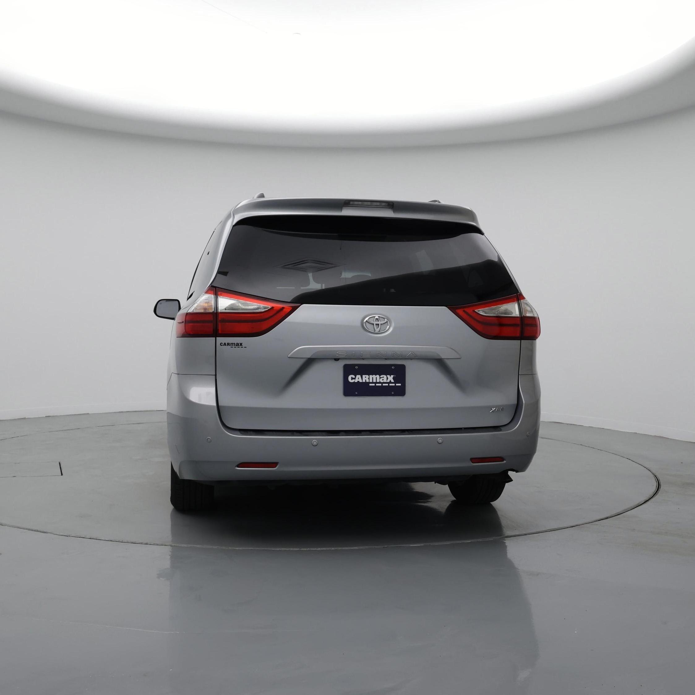 Thumbnail: 2015 Toyota Sienna - 6