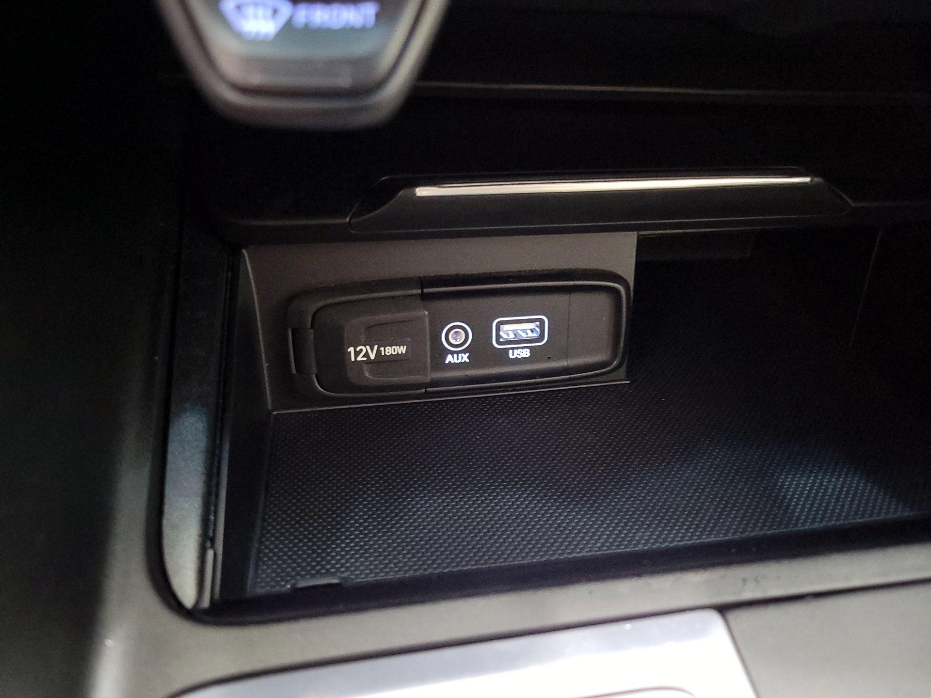 Thumbnail: 2019 Genesis G70 - 19