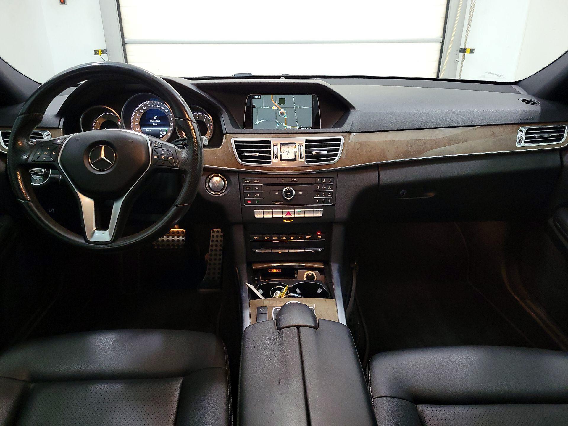 Thumbnail: 2016 Mercedes-Benz E-Class - 9