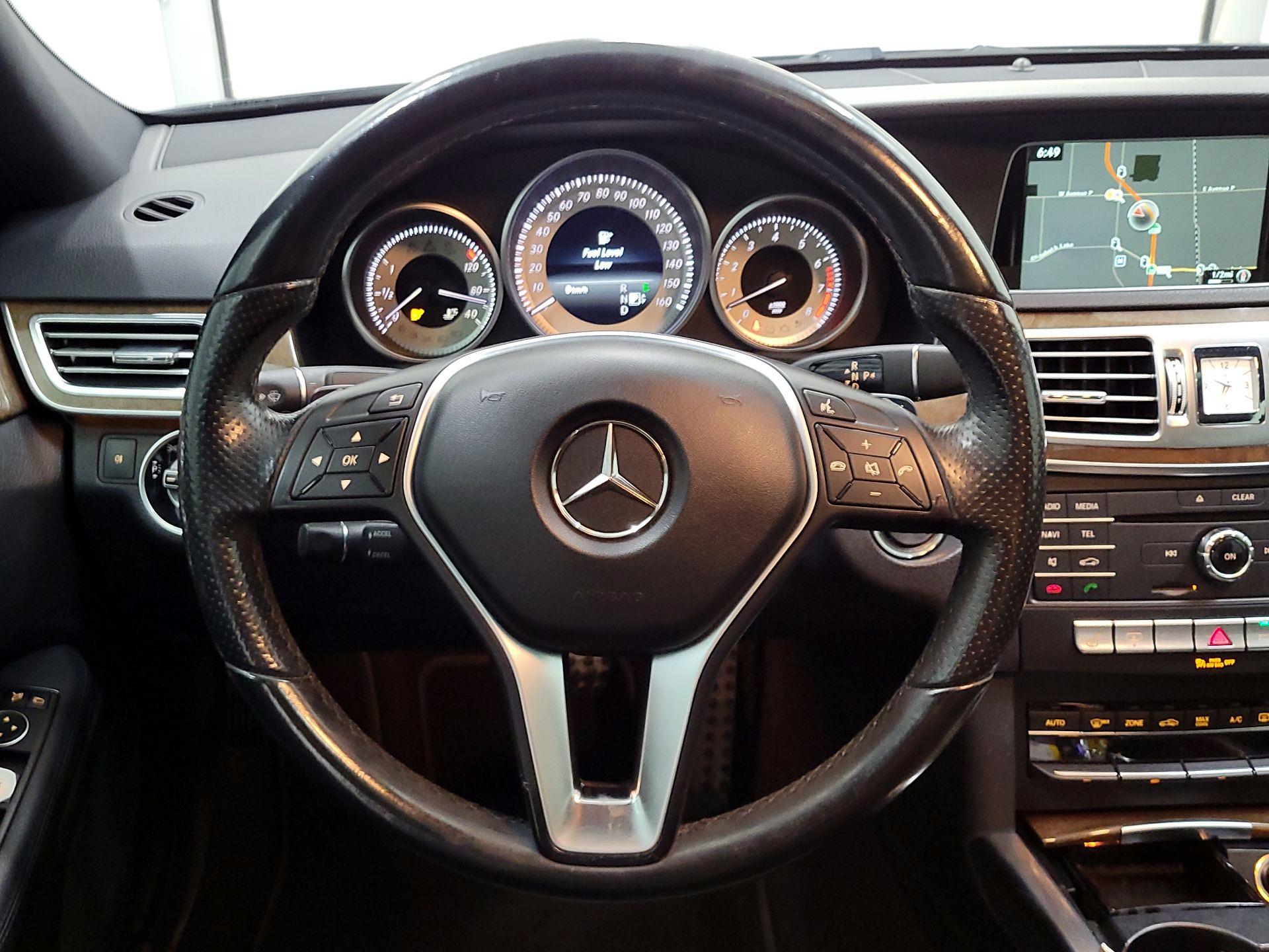 Thumbnail: 2016 Mercedes-Benz E-Class - 10