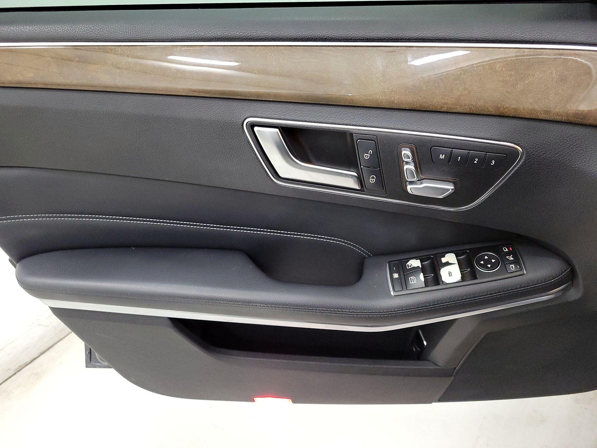 Thumbnail: 2016 Mercedes-Benz E-Class - 12