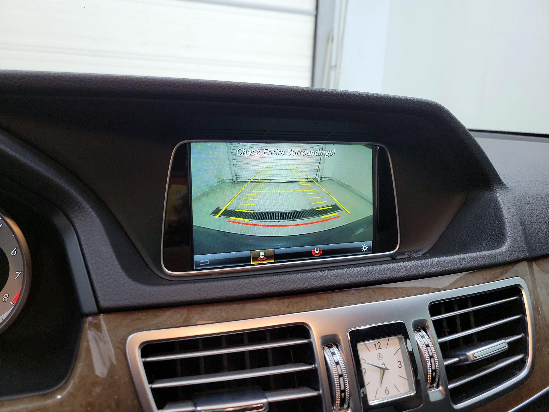 Thumbnail: 2016 Mercedes-Benz E-Class - 15