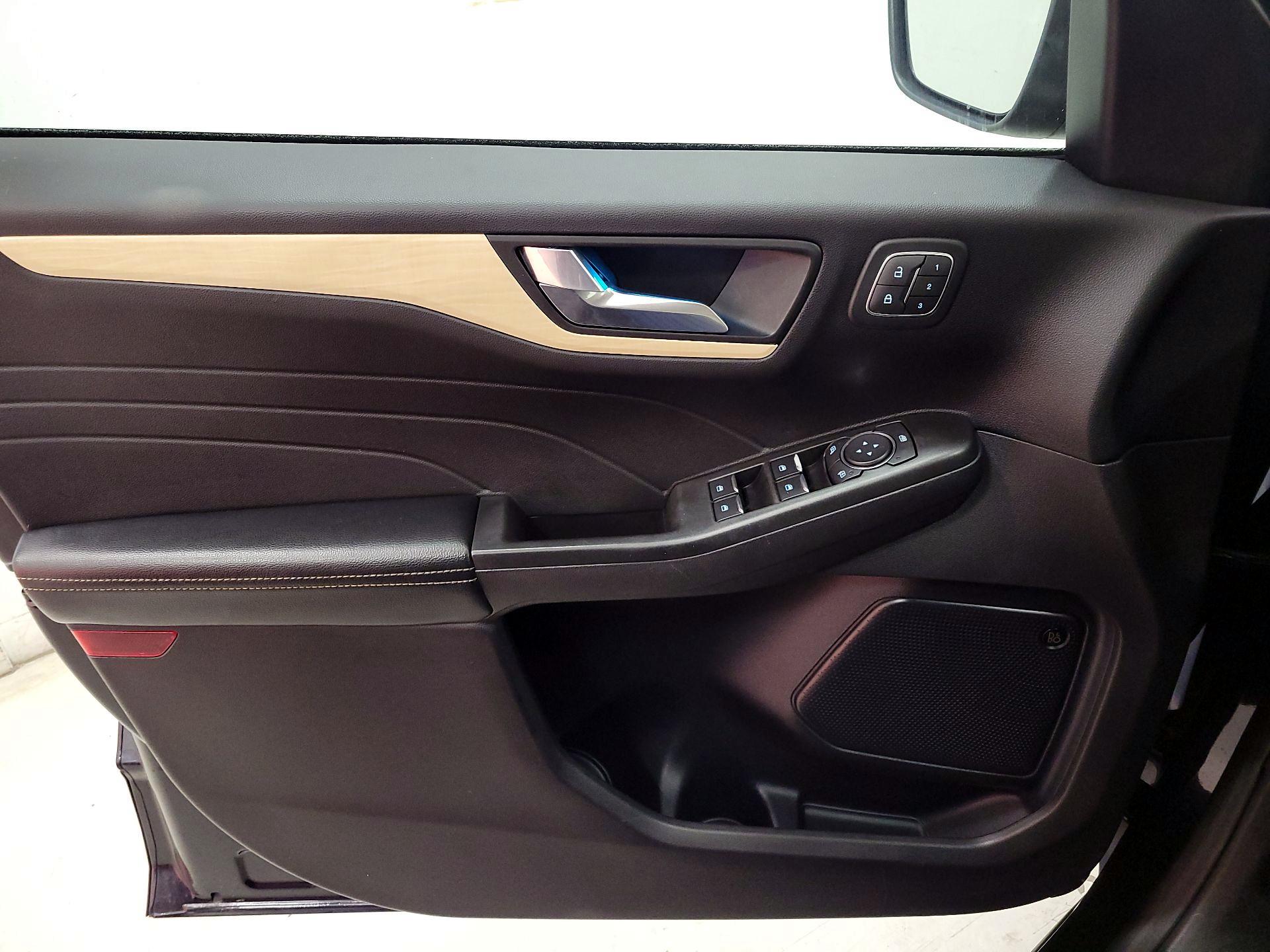 Thumbnail: 2021 Ford Escape - 12