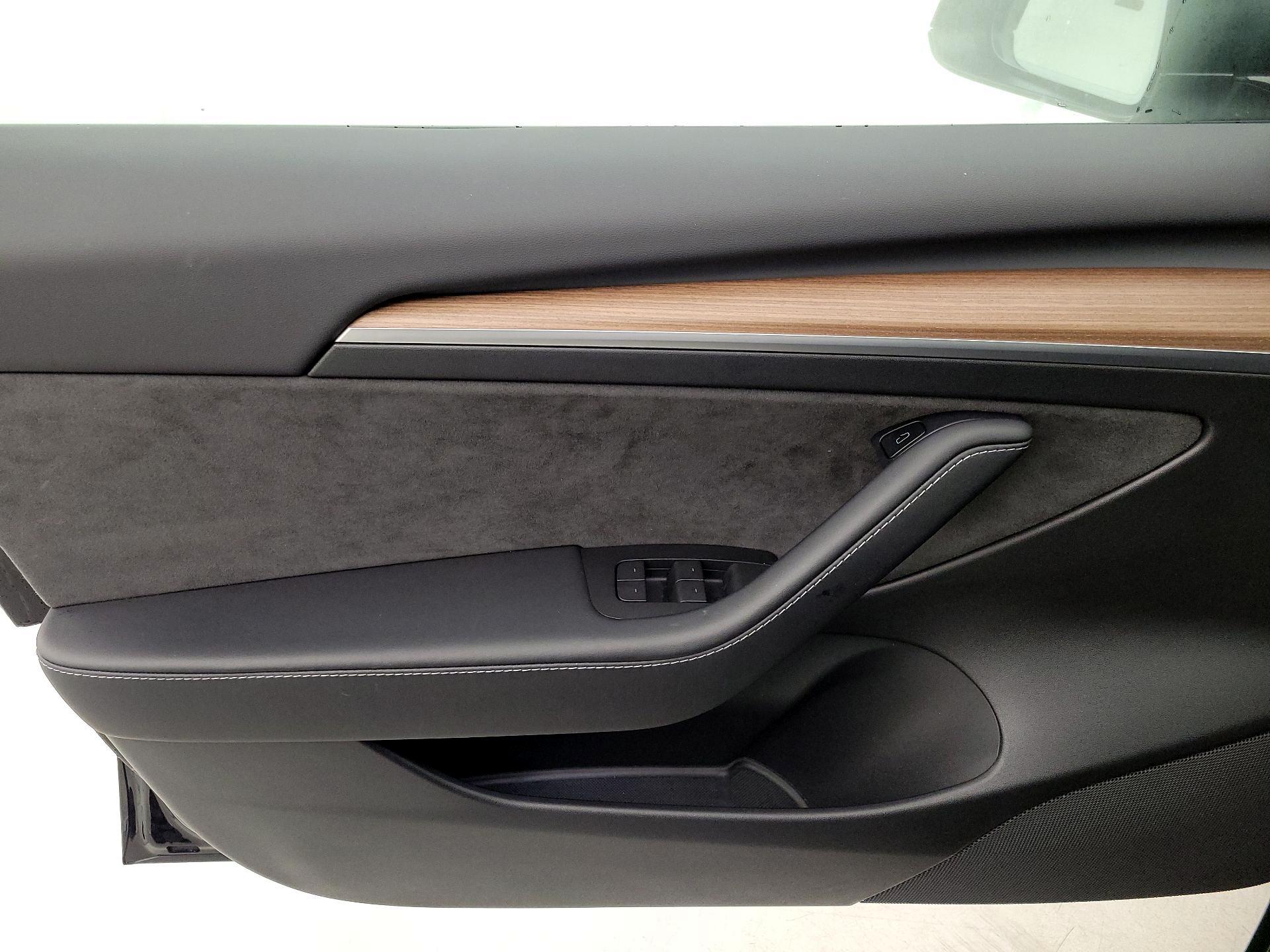 Thumbnail: 2022 Tesla Model 3 - 12