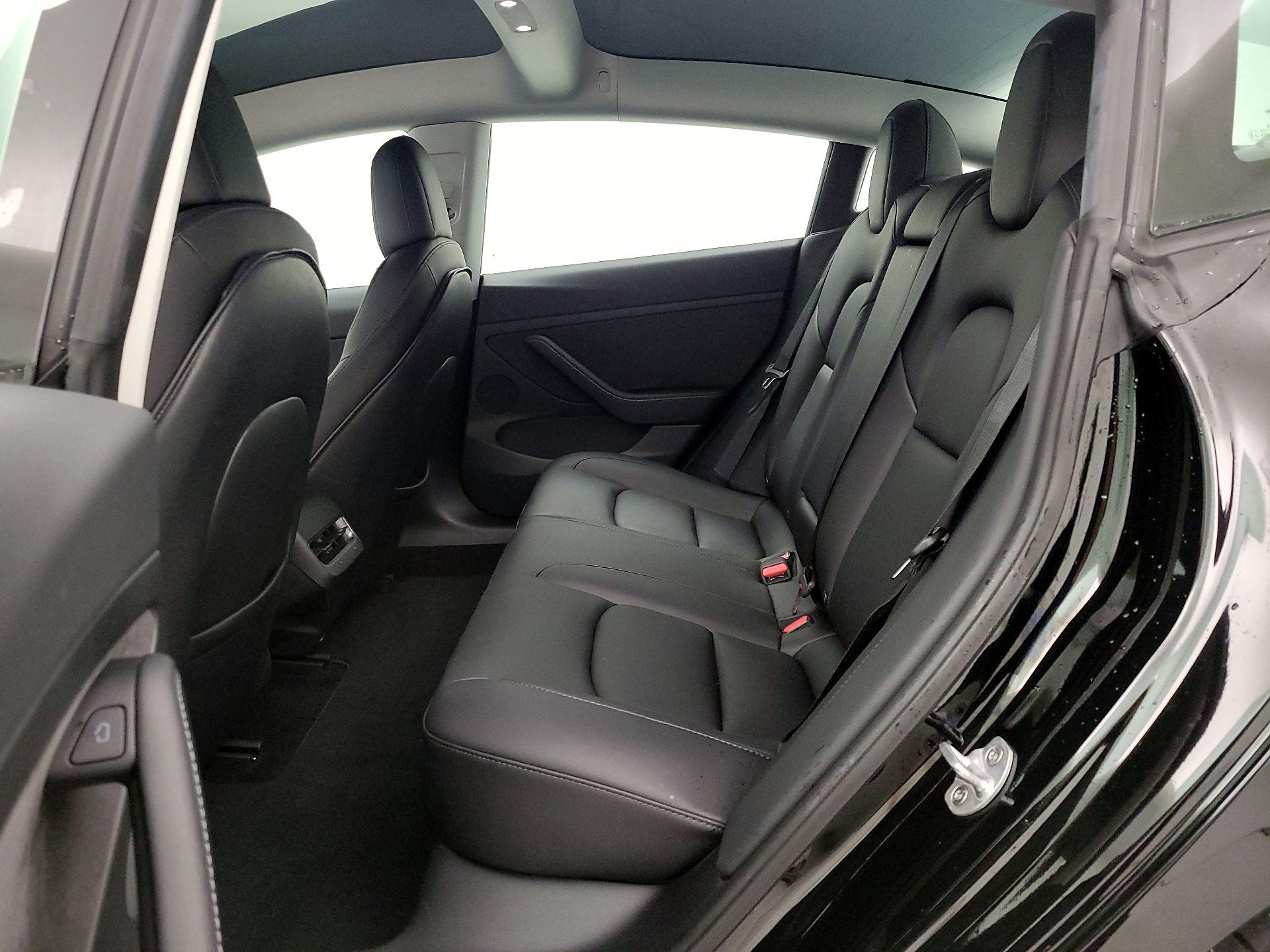 Thumbnail: 2022 Tesla Model 3 - 18