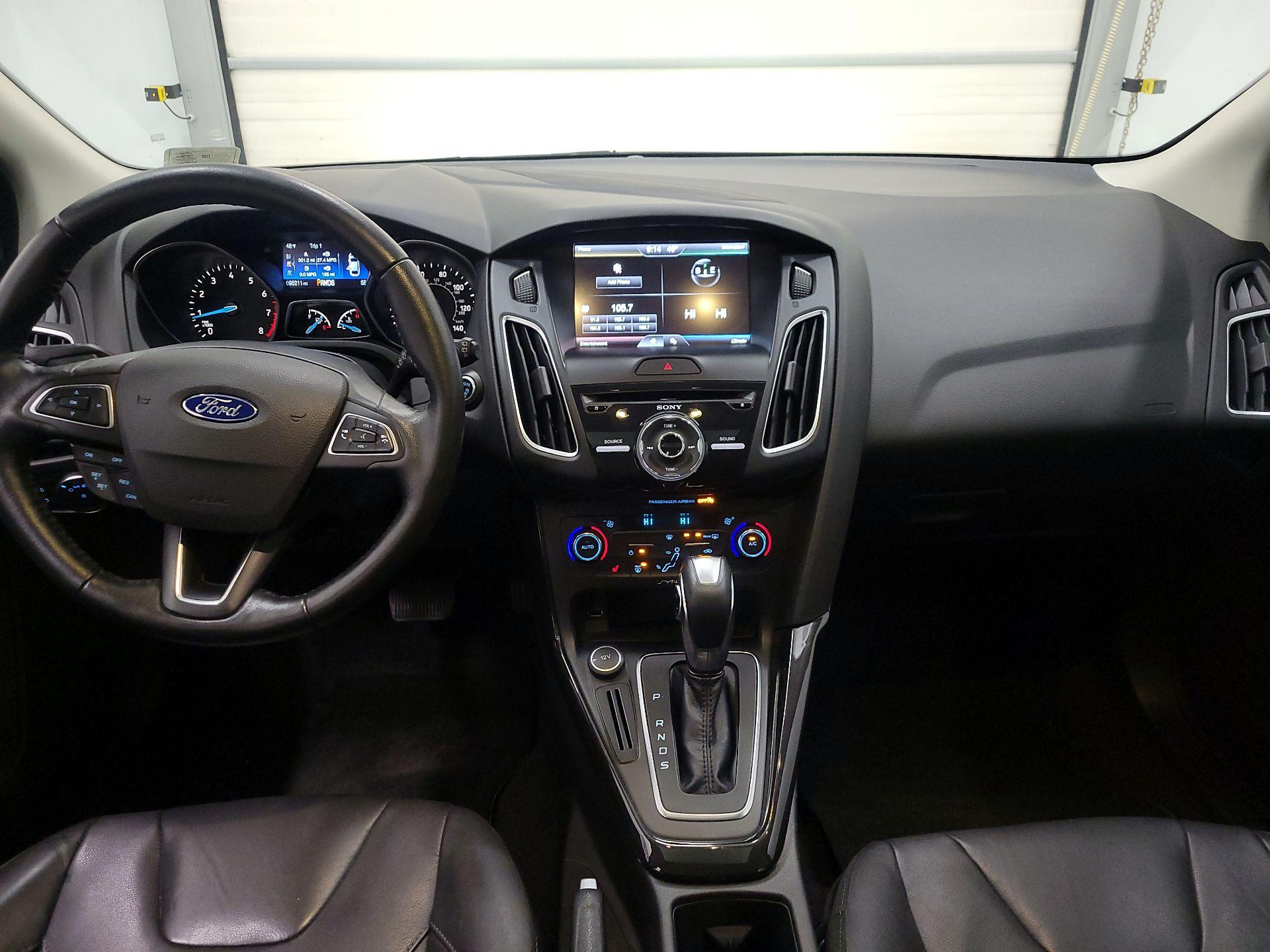 Thumbnail: 2015 Ford Focus - 9