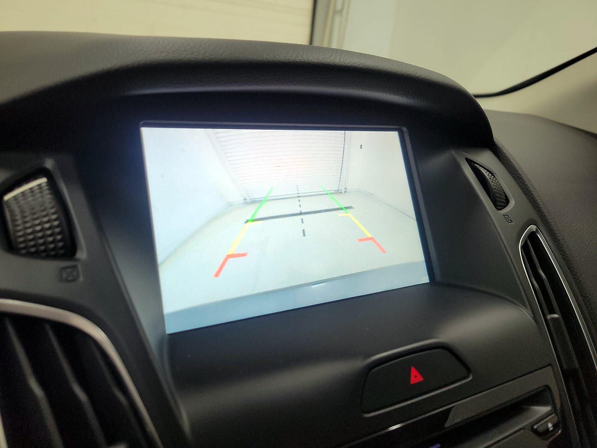 Thumbnail: 2015 Ford Focus - 14