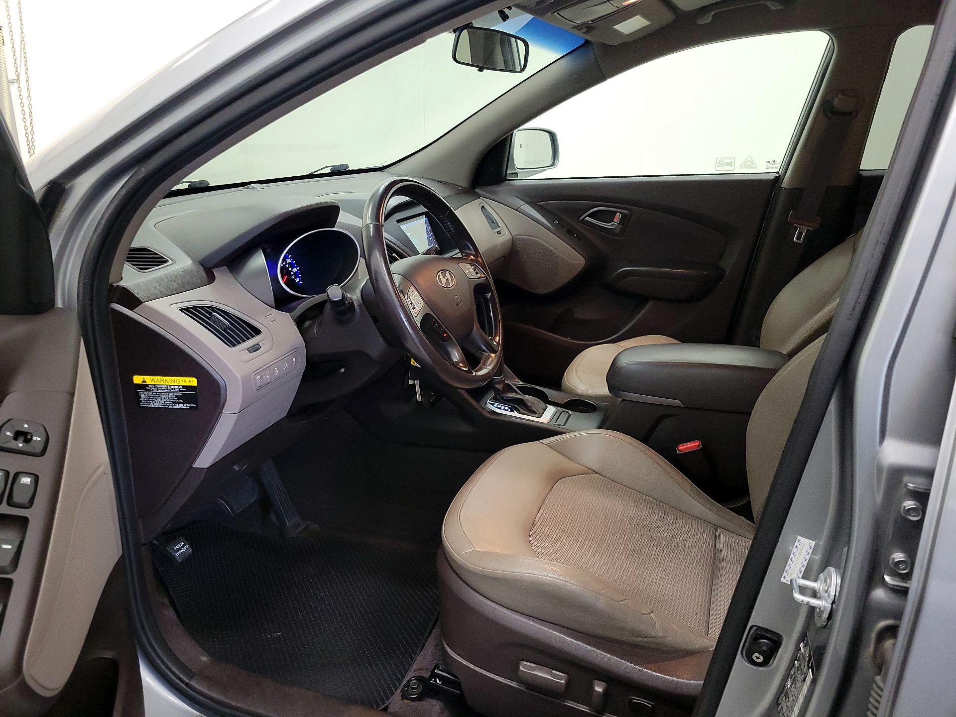 Thumbnail: 2015 Hyundai Tucson - 11