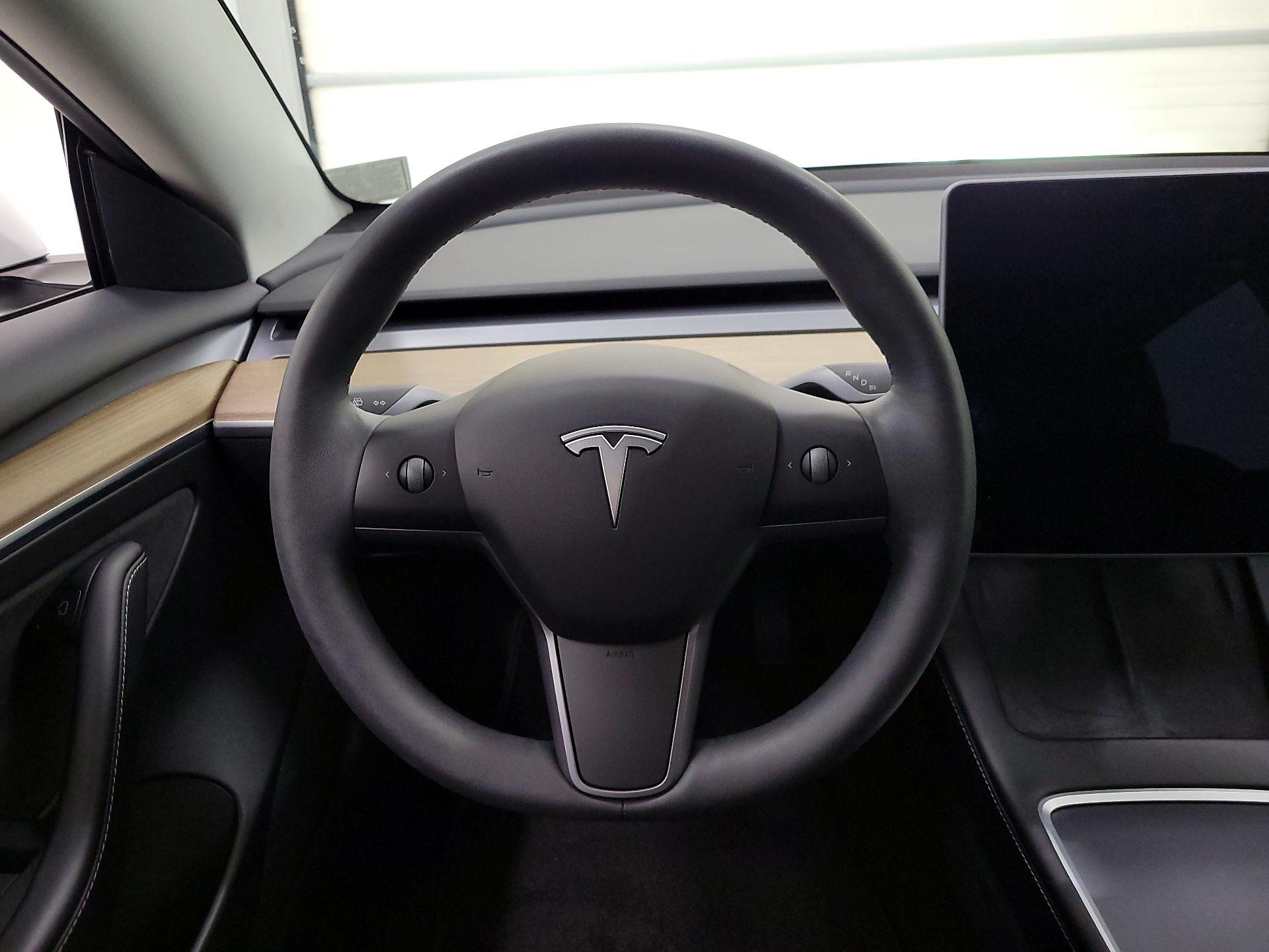 Thumbnail: 2021 Tesla Model 3 - 10