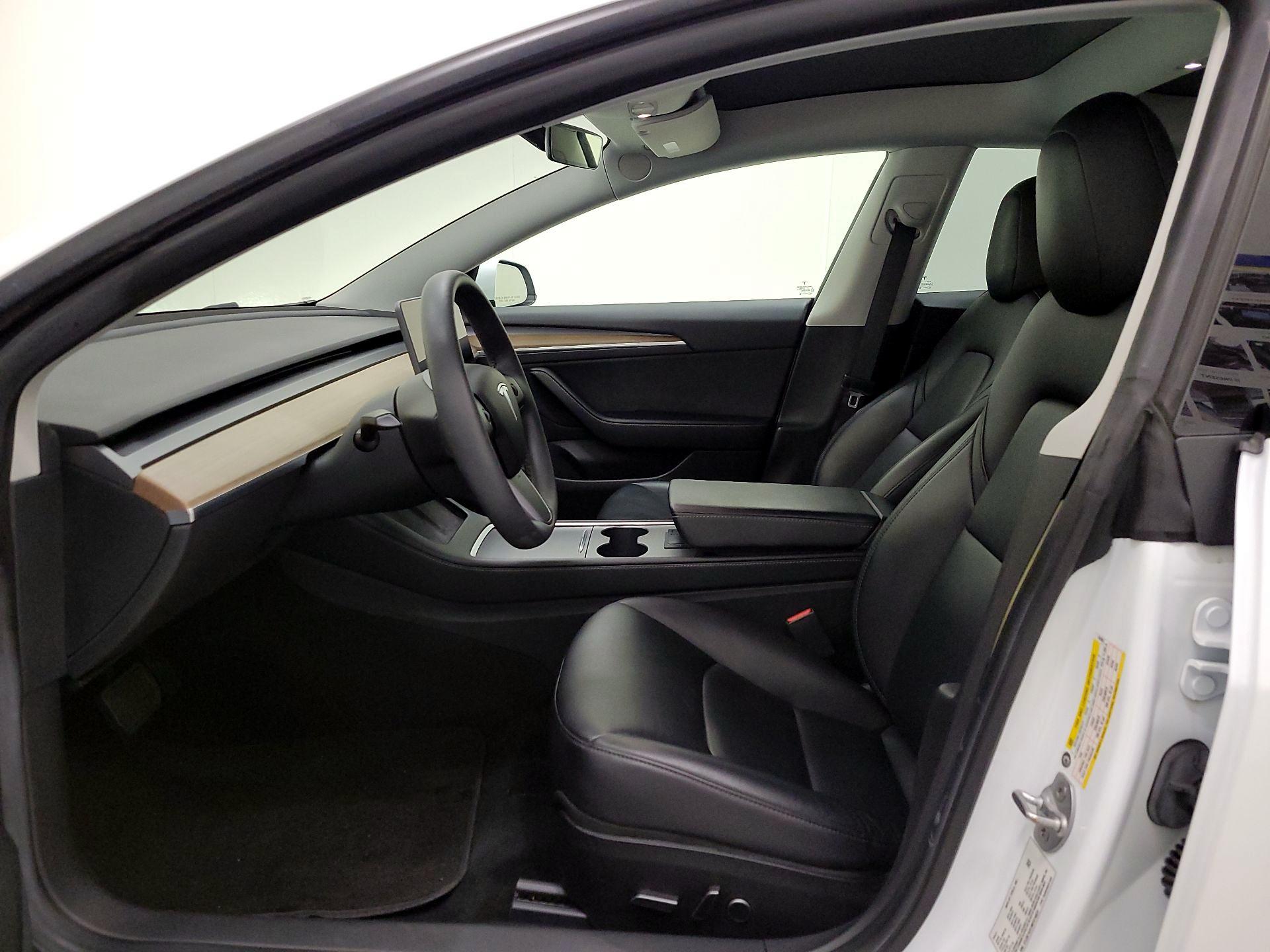 Thumbnail: 2021 Tesla Model 3 - 11