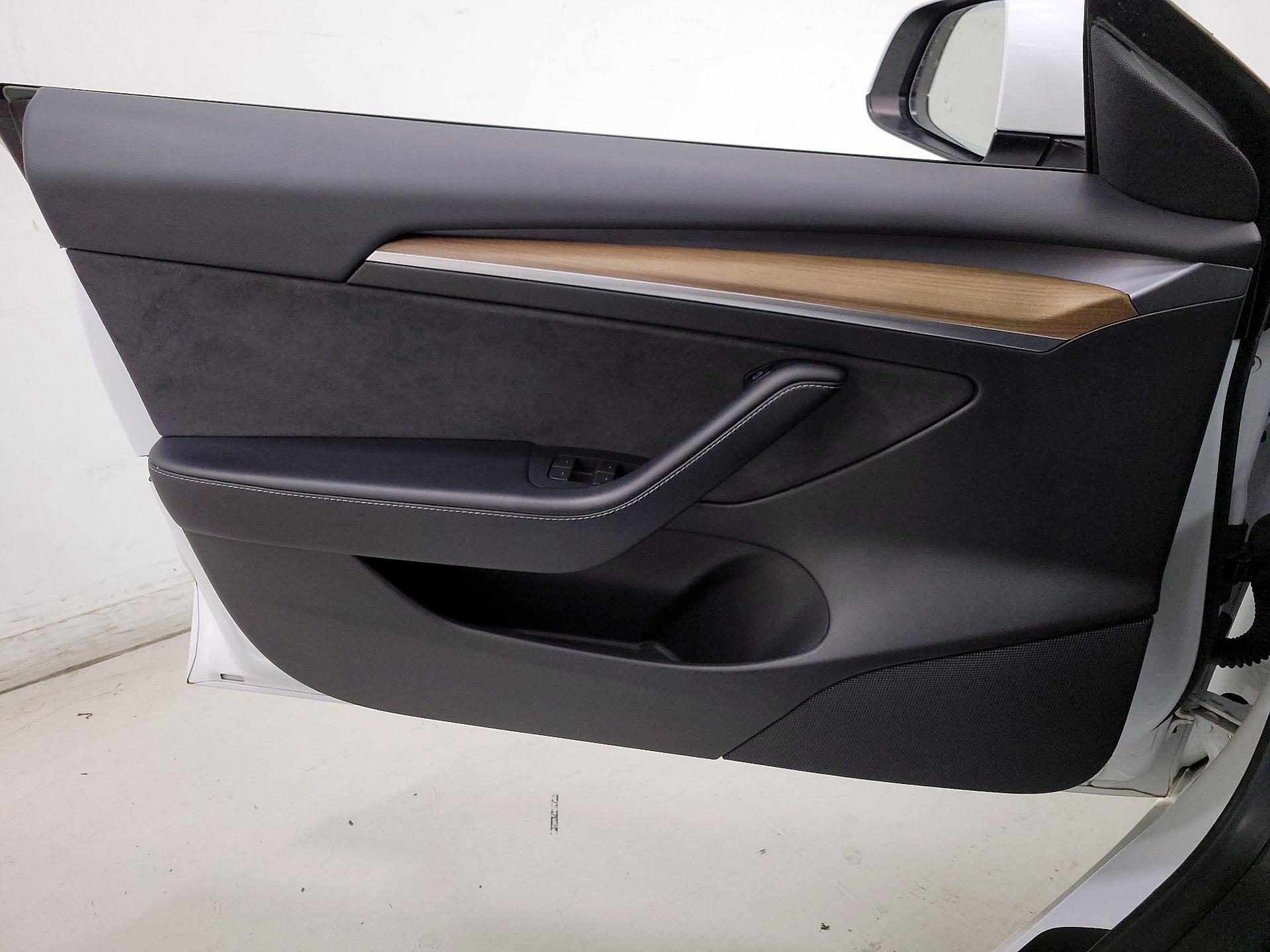 Thumbnail: 2021 Tesla Model 3 - 12