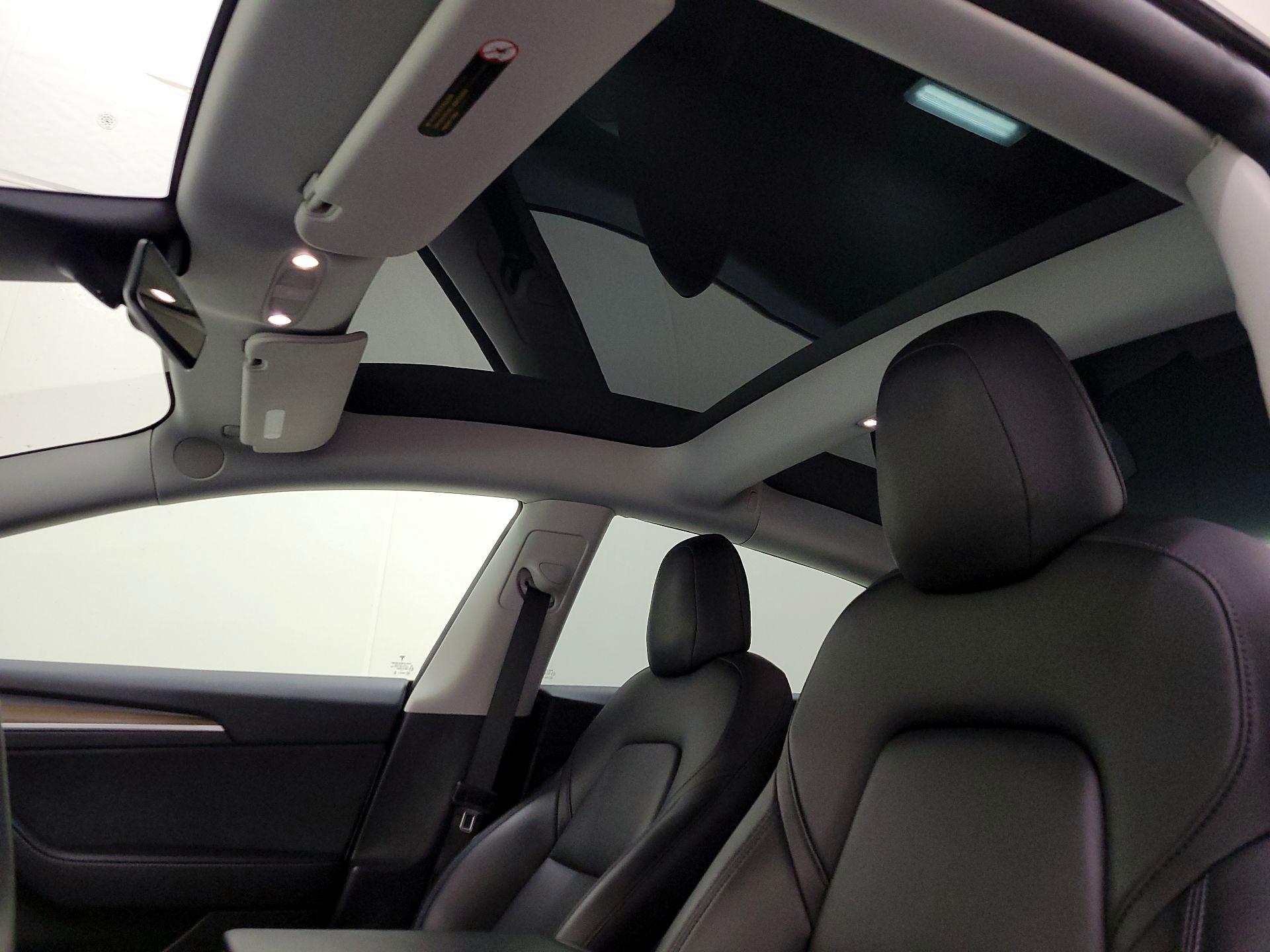 Thumbnail: 2021 Tesla Model 3 - 19