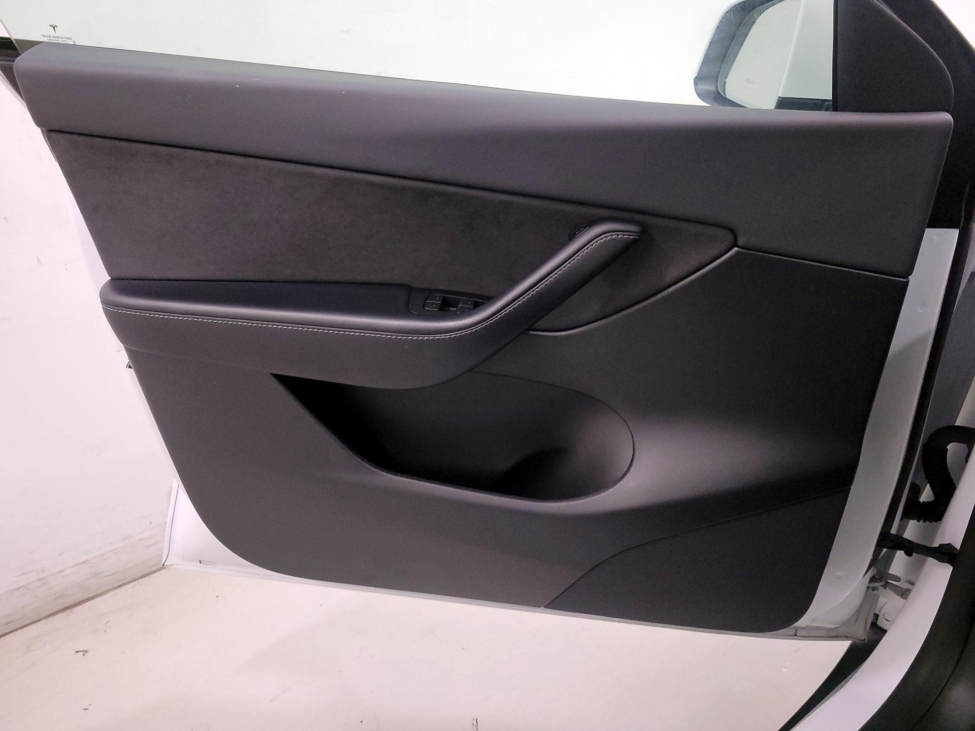 Thumbnail: 2022 Tesla Model Y - 12