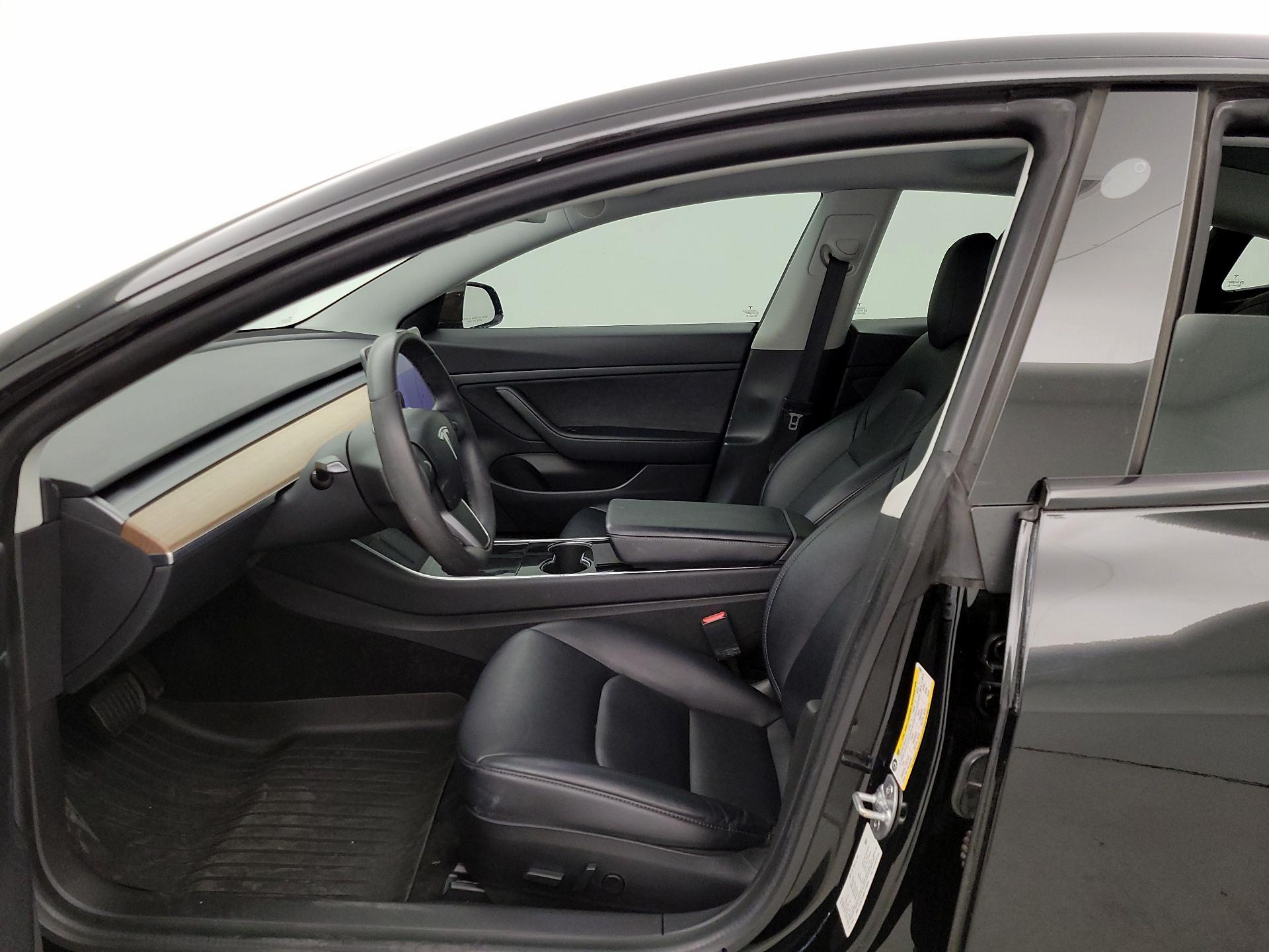 Thumbnail: 2020 Tesla Model 3 - 11