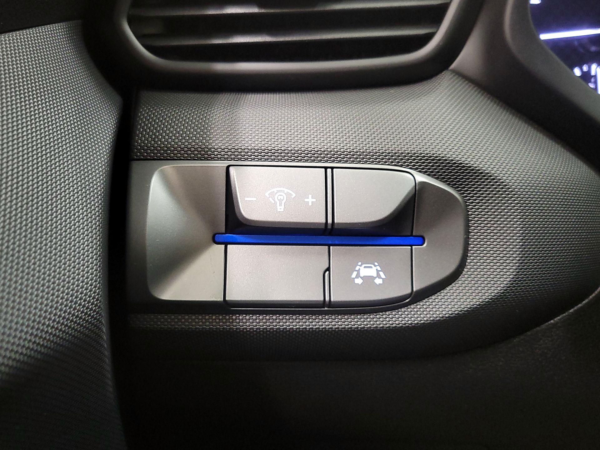 Thumbnail: 2020 Hyundai Veloster - 13