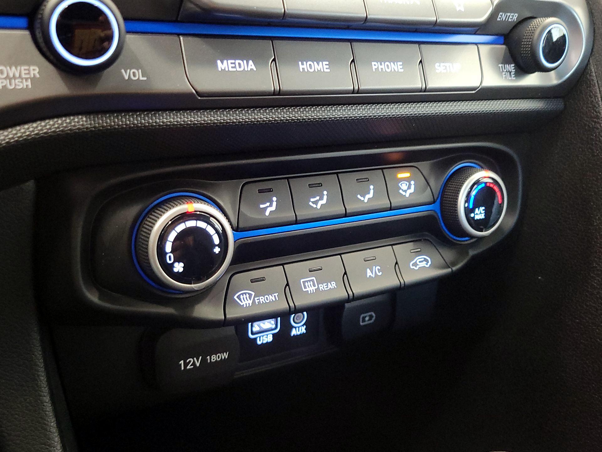 Thumbnail: 2020 Hyundai Veloster - 16