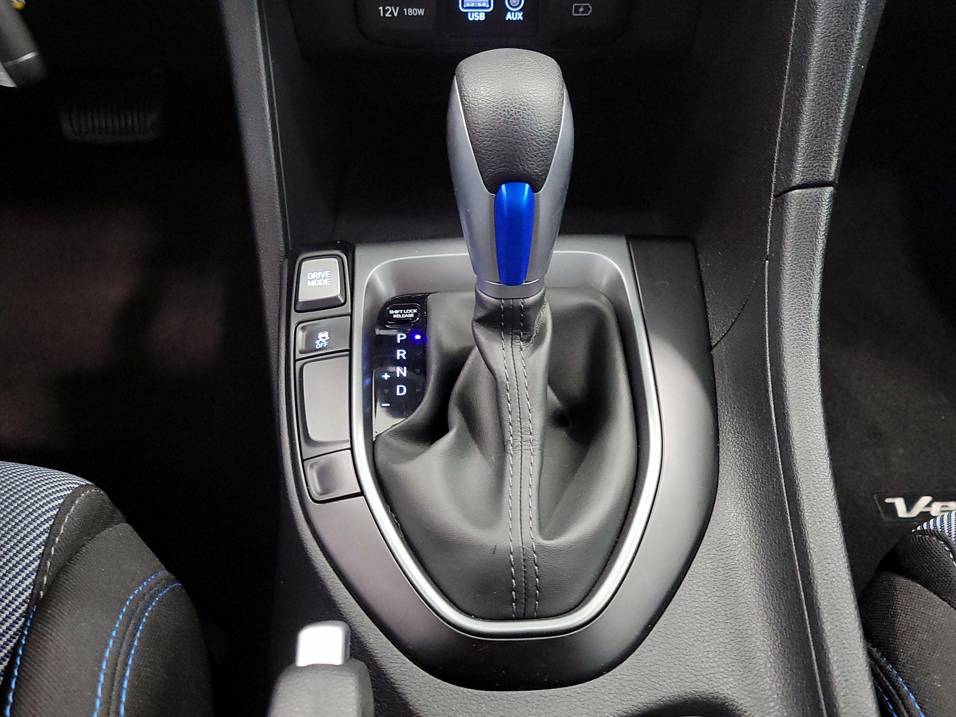 Thumbnail: 2020 Hyundai Veloster - 17