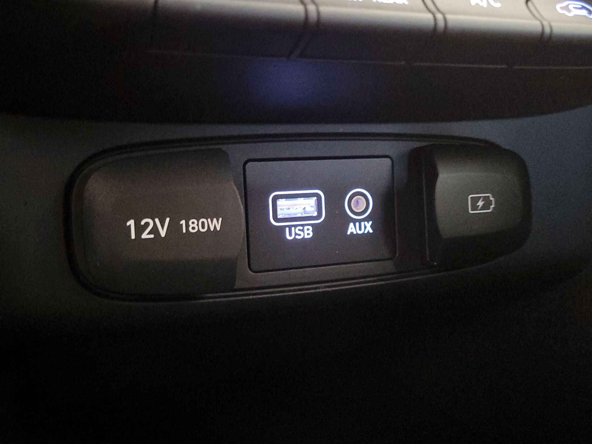 Thumbnail: 2020 Hyundai Veloster - 18