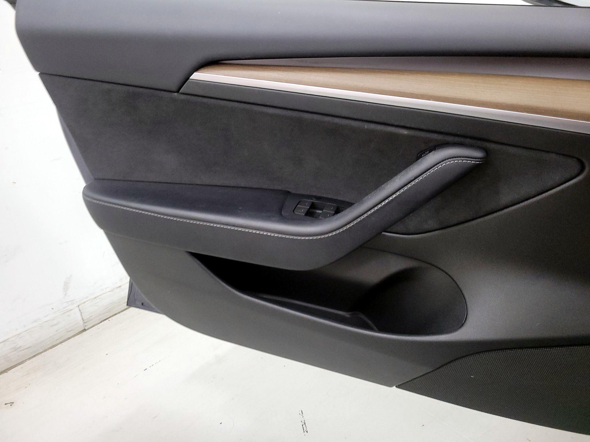 Thumbnail: 2023 Tesla Model 3 - 12