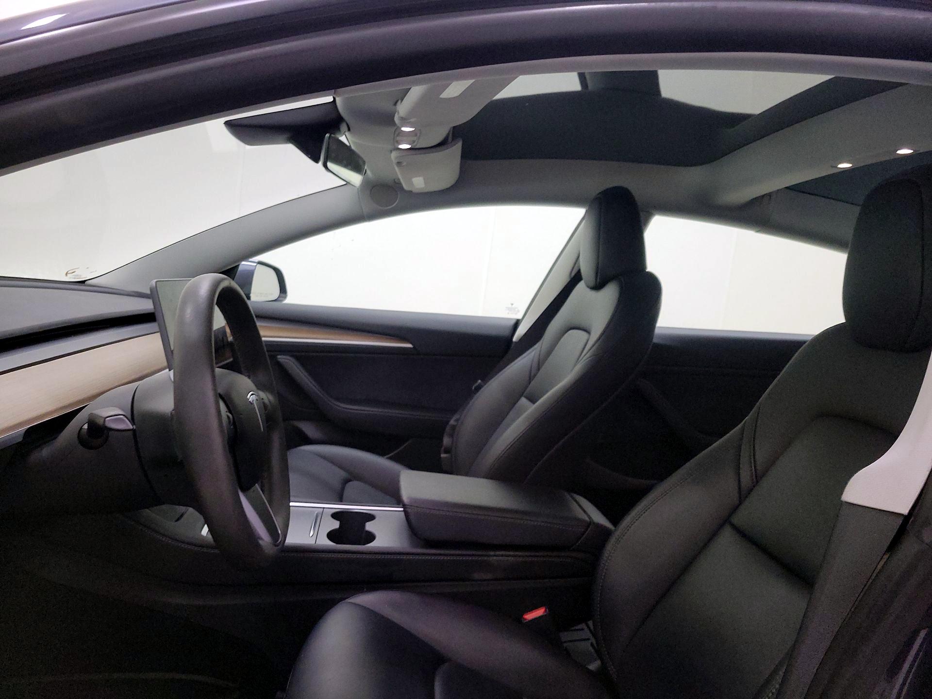 Thumbnail: 2023 Tesla Model 3 - 17