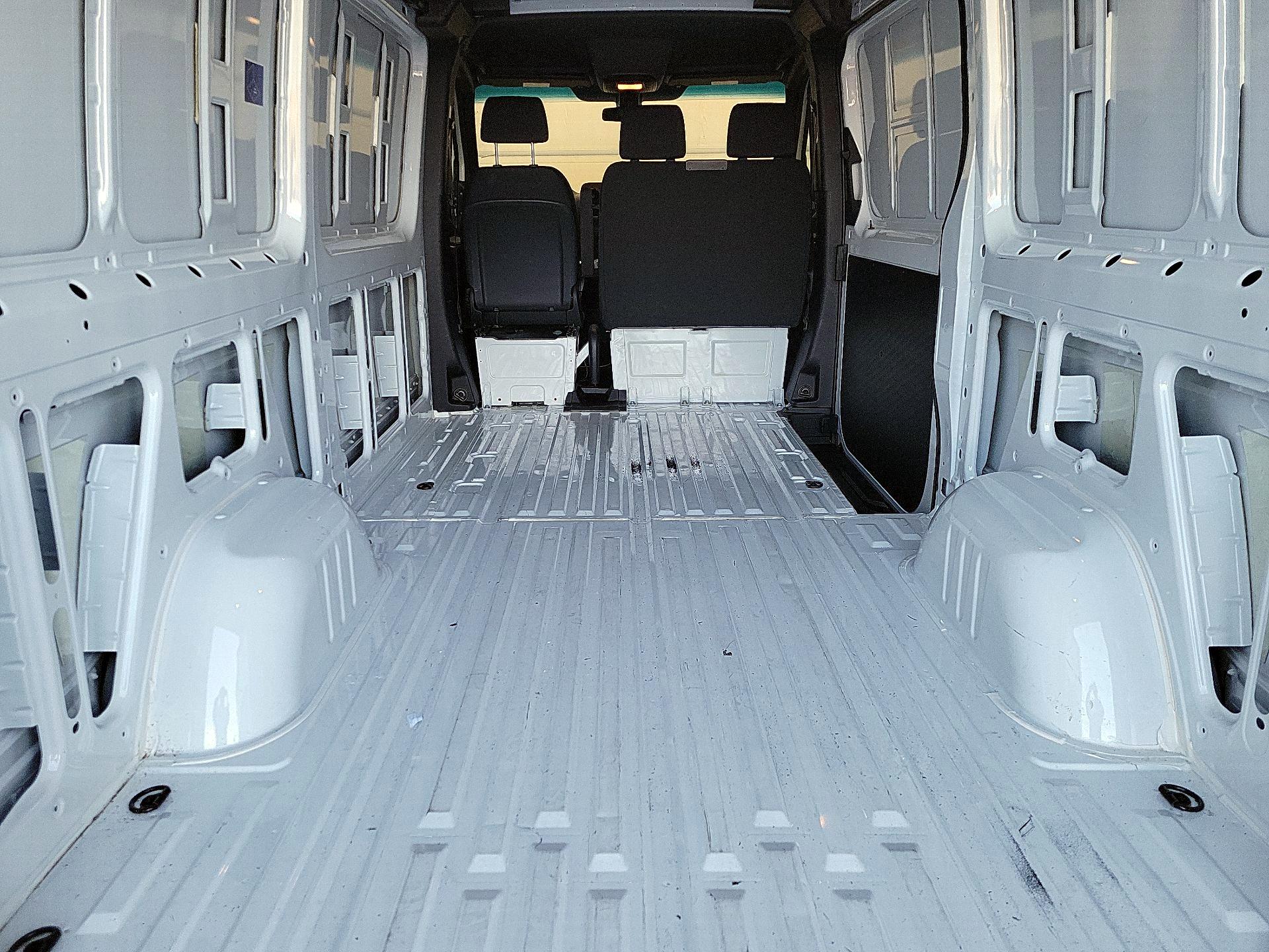 Thumbnail: 2025 Mercedes-Benz Sprinter - 20