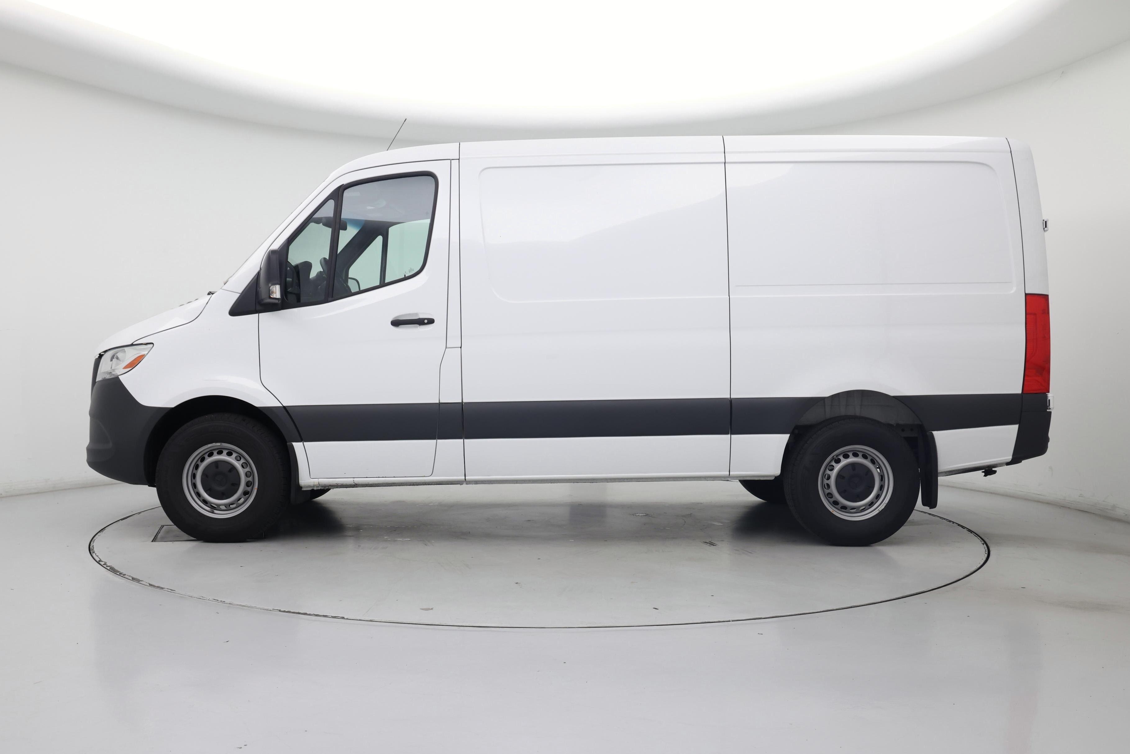 Thumbnail: 2025 Mercedes-Benz Sprinter - 3