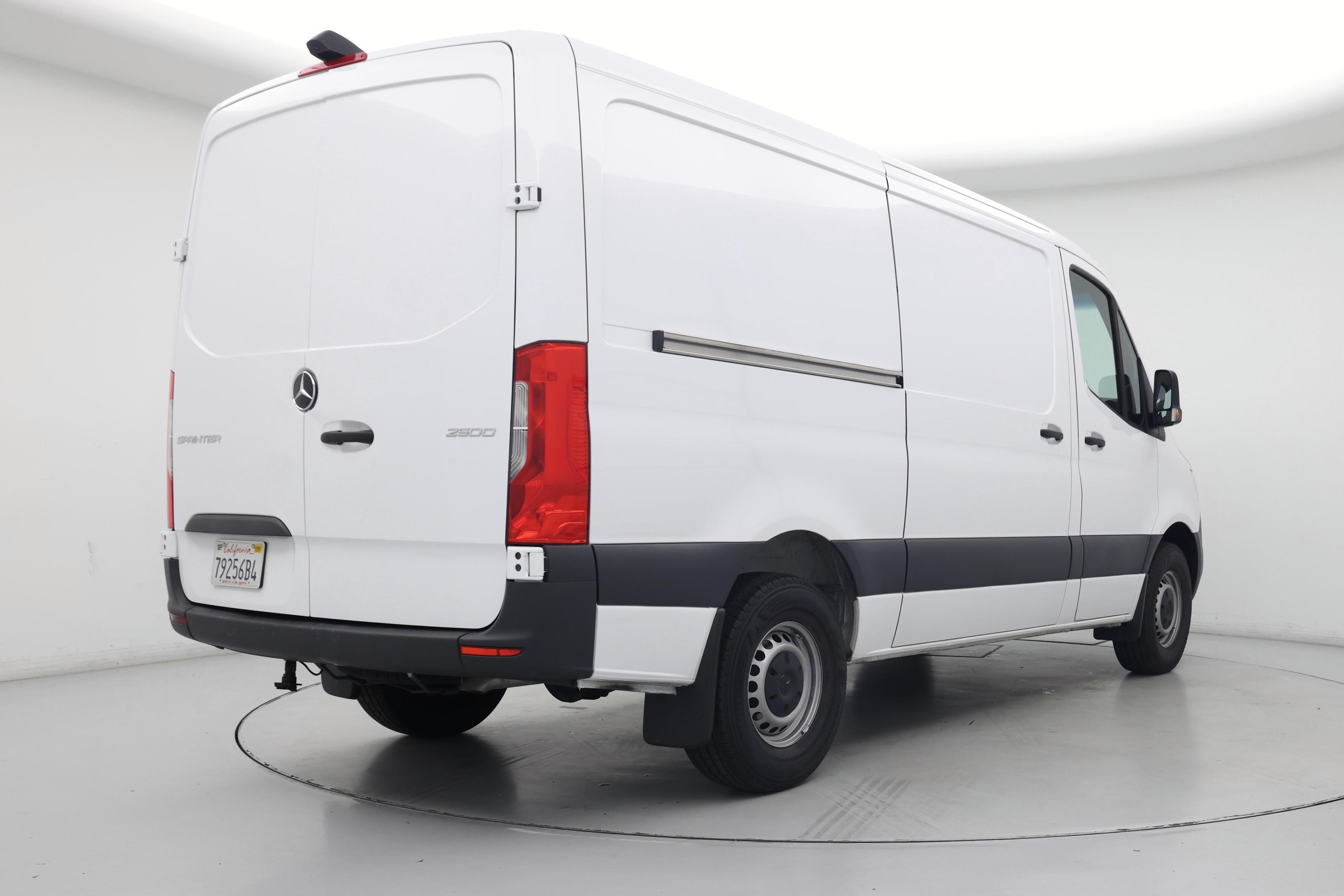 Thumbnail: 2025 Mercedes-Benz Sprinter - 8