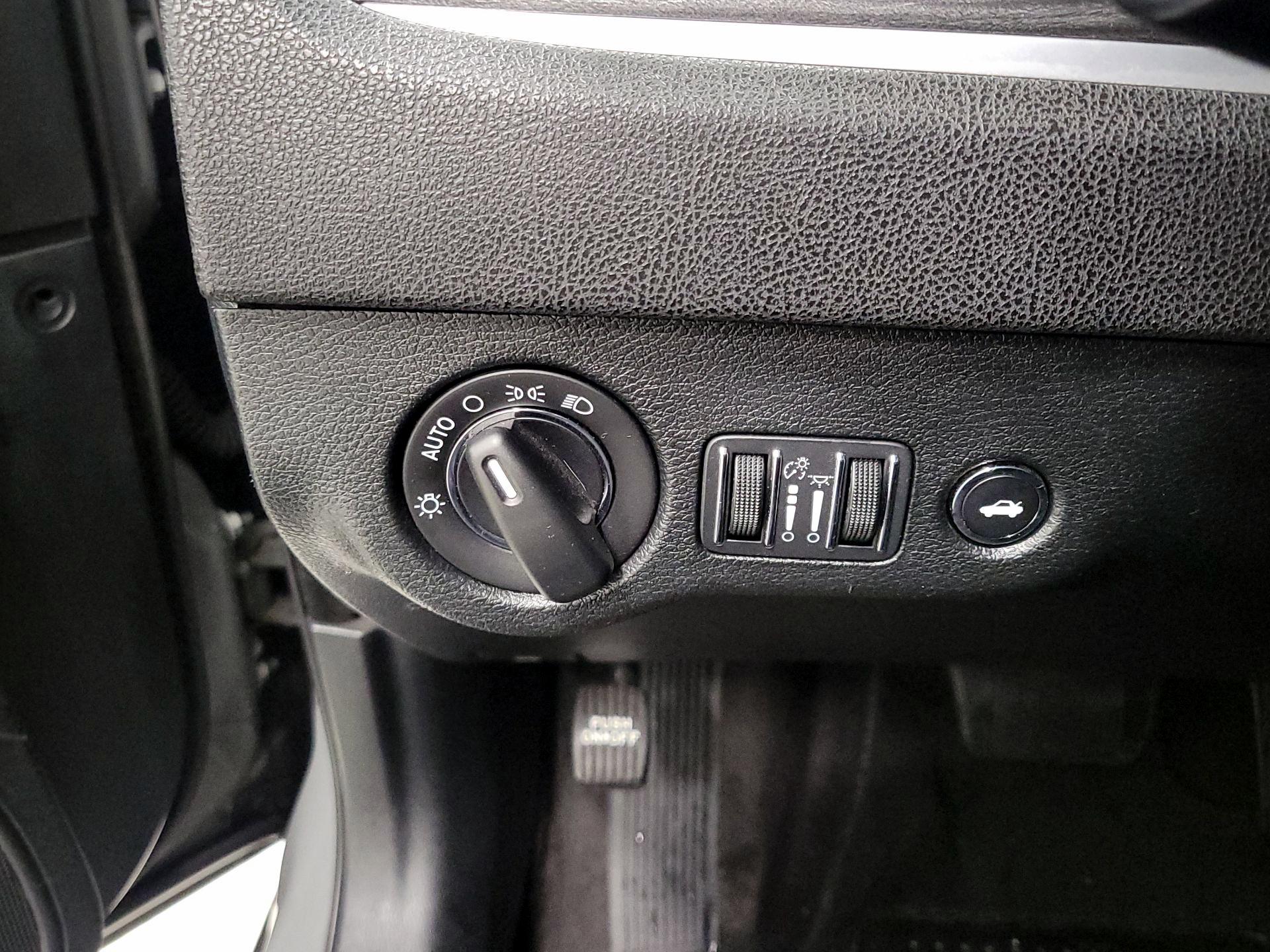 Thumbnail: 2018 Chrysler 300 - 13