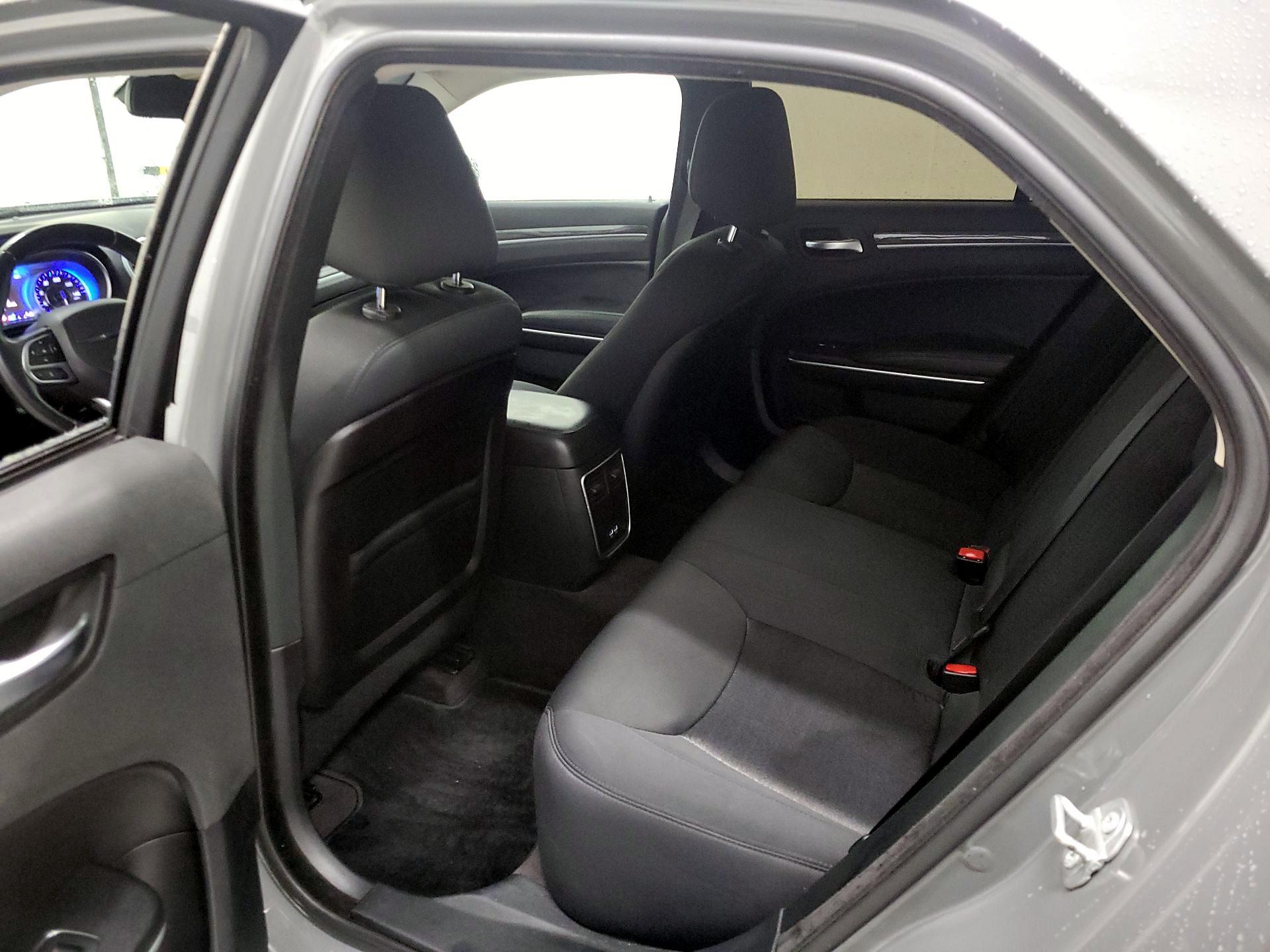 Thumbnail: 2018 Chrysler 300 - 18