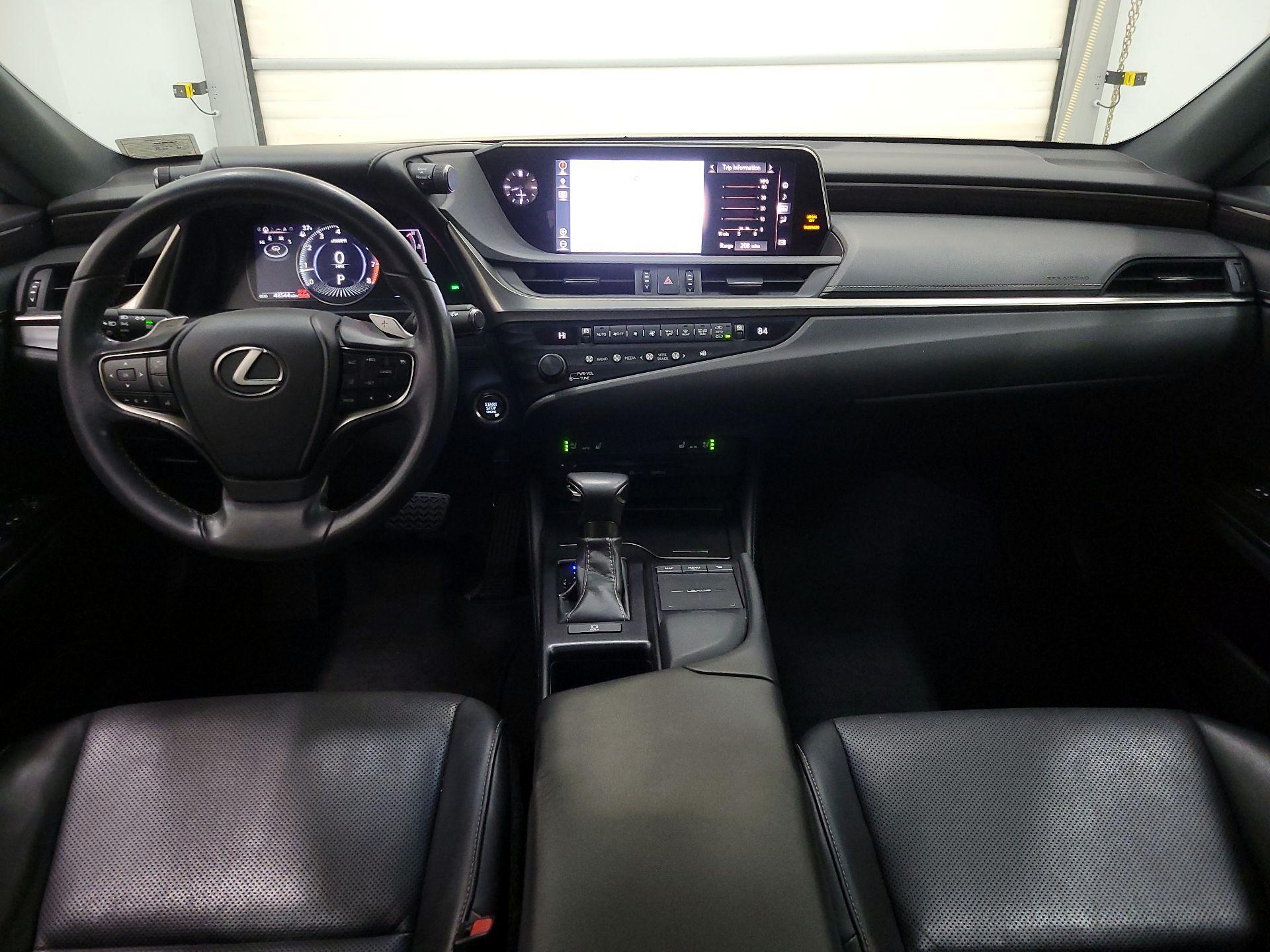 Thumbnail: 2019 Lexus ES - 9