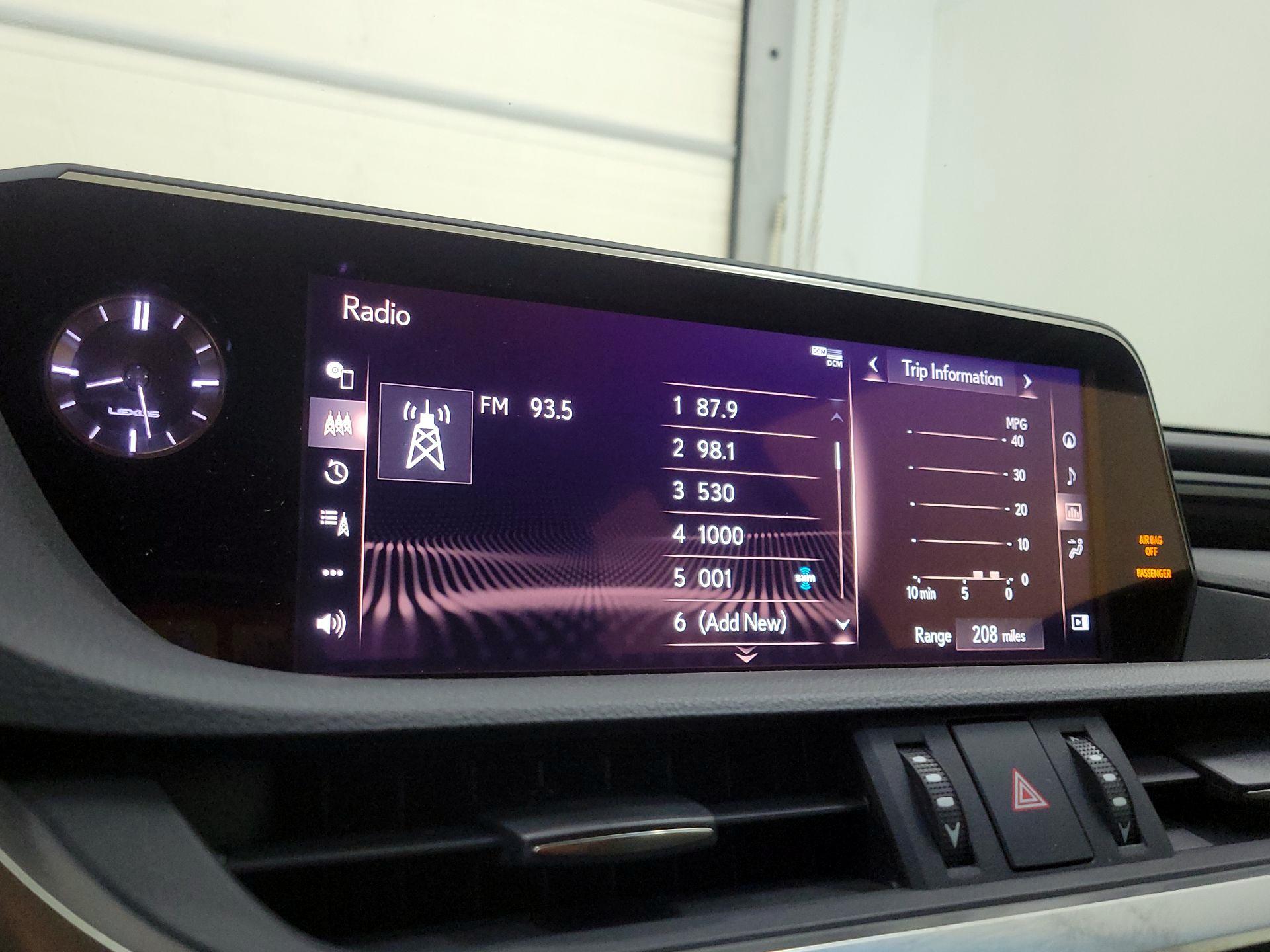 Thumbnail: 2019 Lexus ES - 15