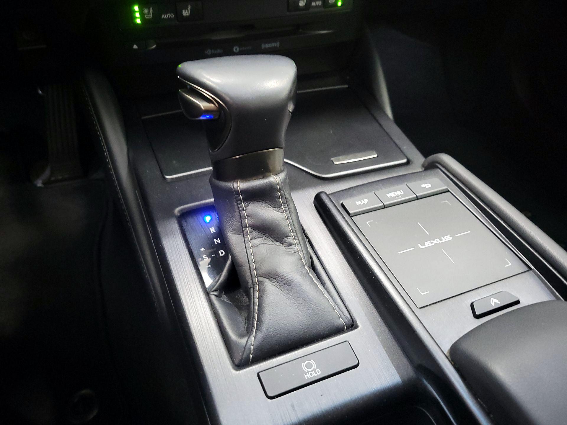 Thumbnail: 2019 Lexus ES - 17