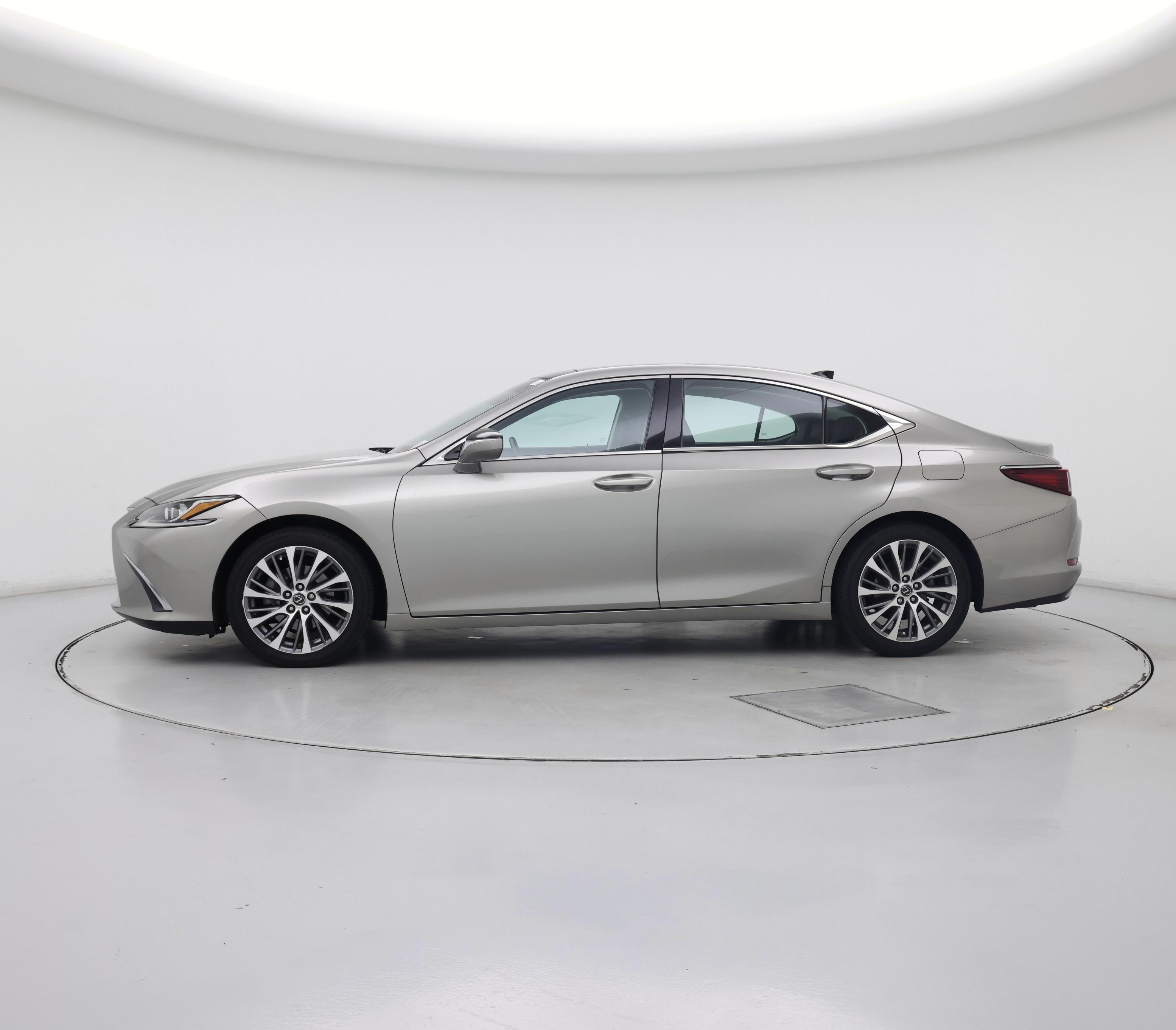 Thumbnail: 2019 Lexus ES - 3