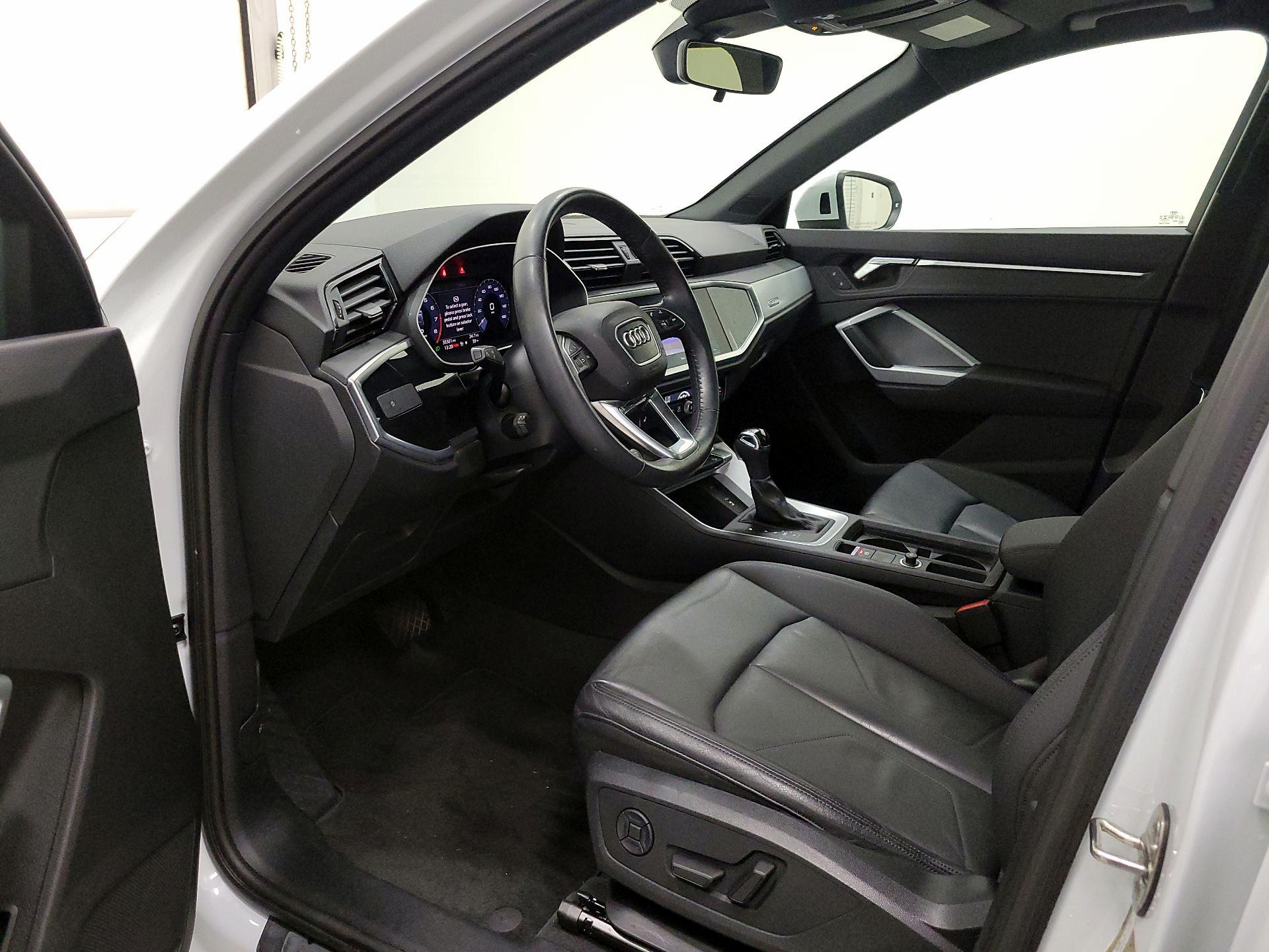 Thumbnail: 2020 Audi Q3 - 11