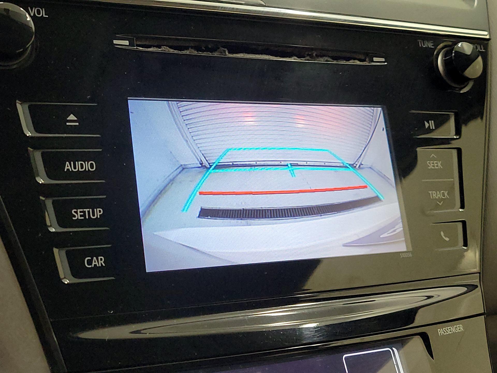 Thumbnail: 2016 Toyota Prius v - 14